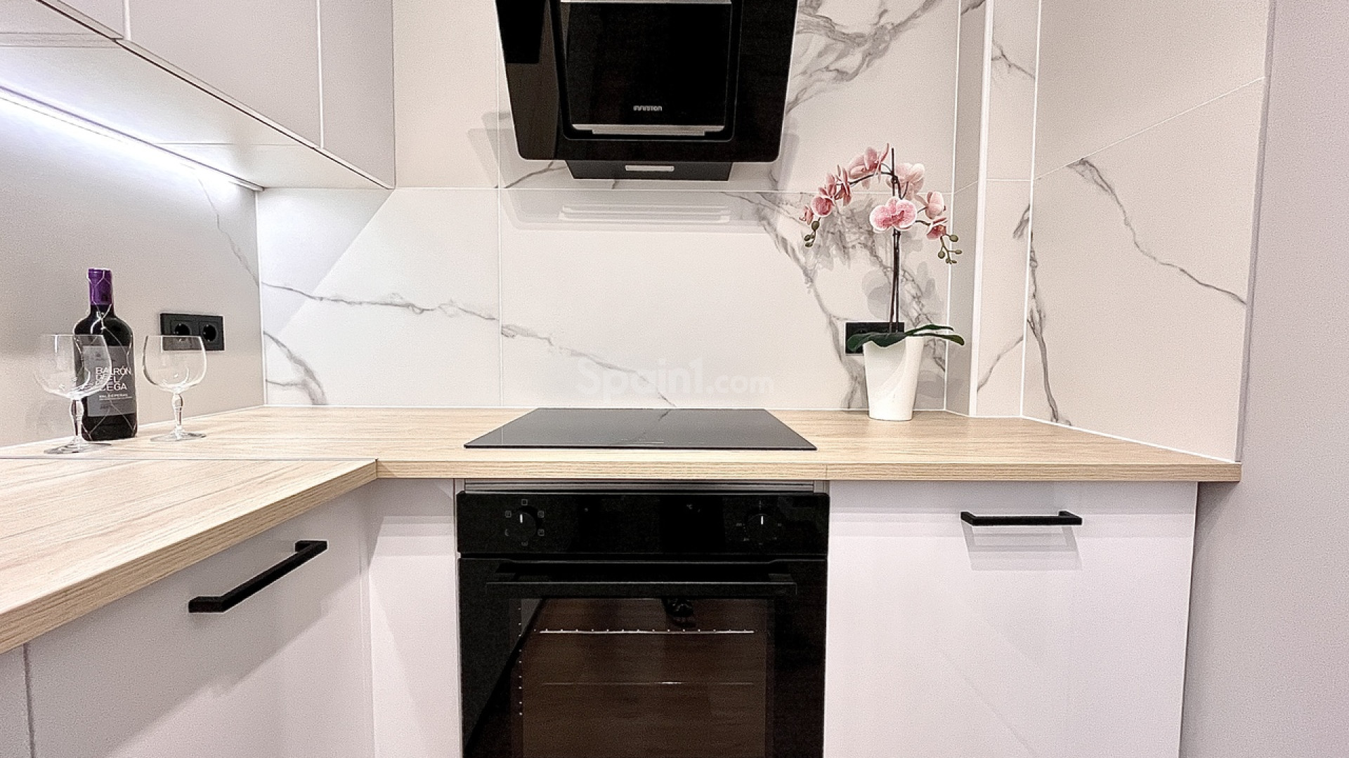 Resale - Stadthaus -
Playa Flamenca