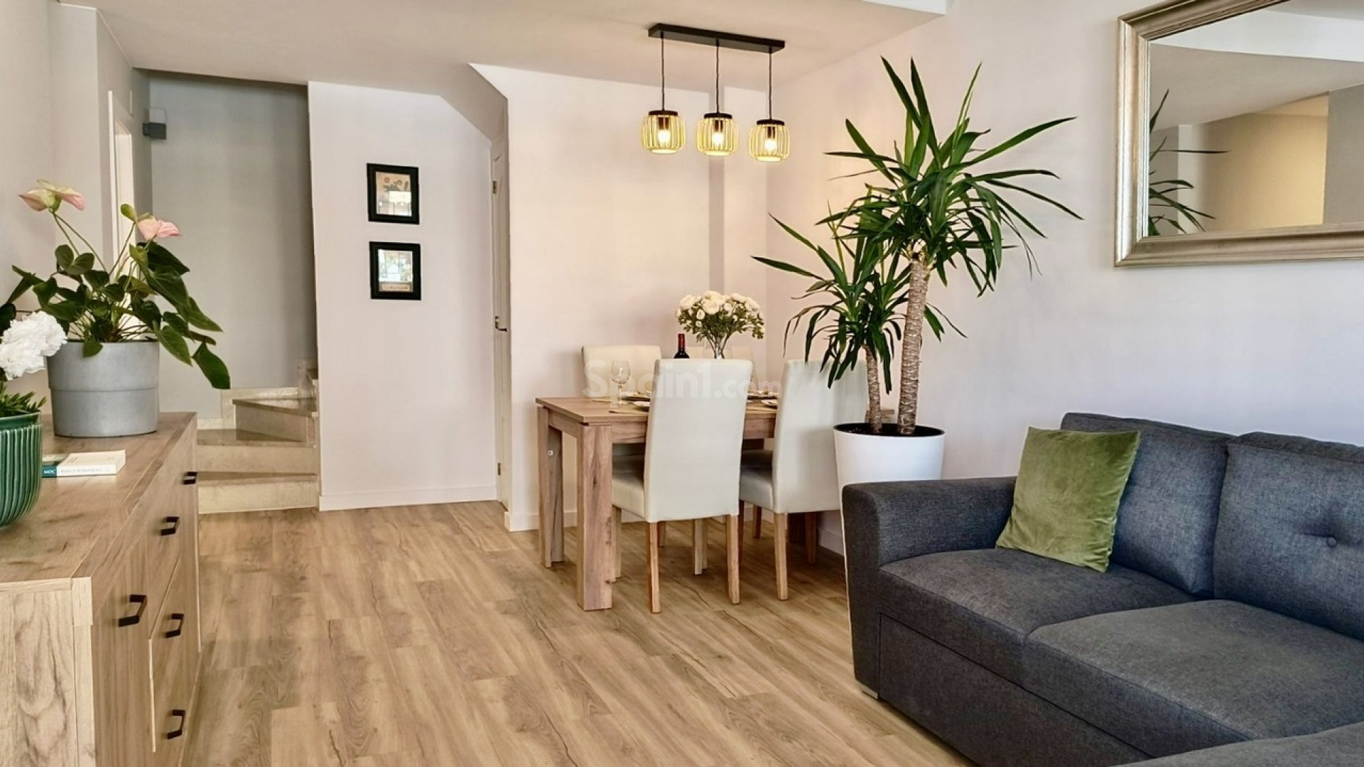 Resale - Stadthaus -
Playa Flamenca