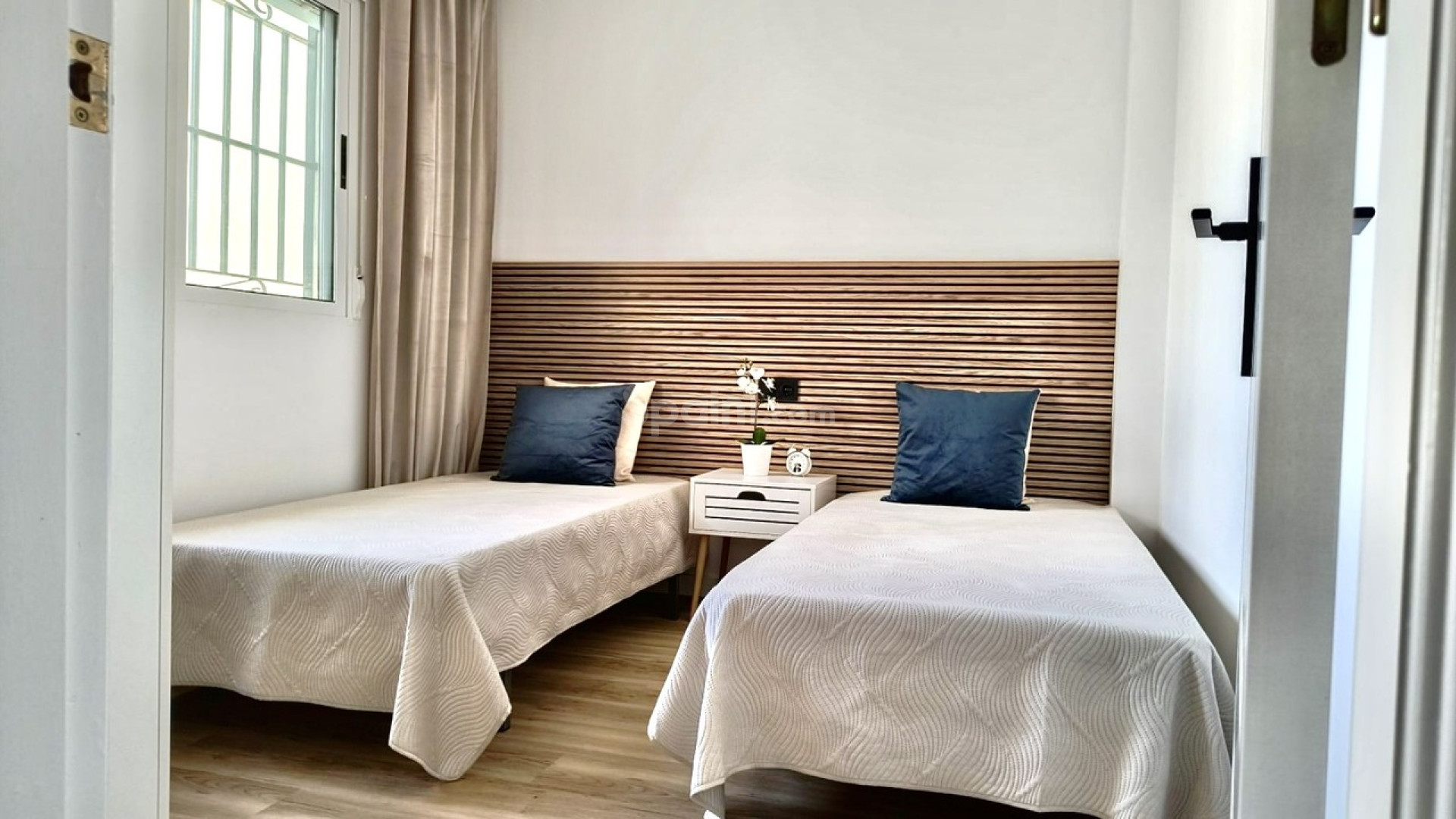 Resale - Stadthaus -
Playa Flamenca