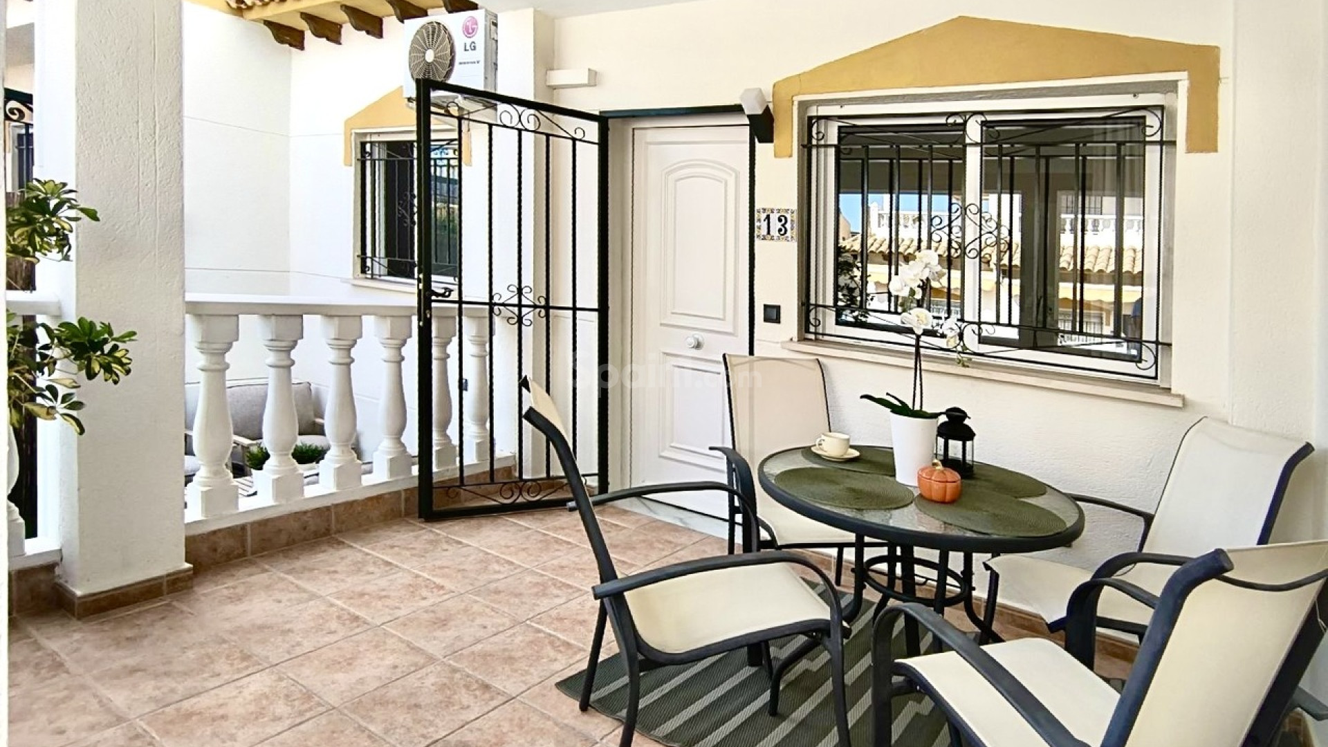 Resale - Stadthaus -
Playa Flamenca