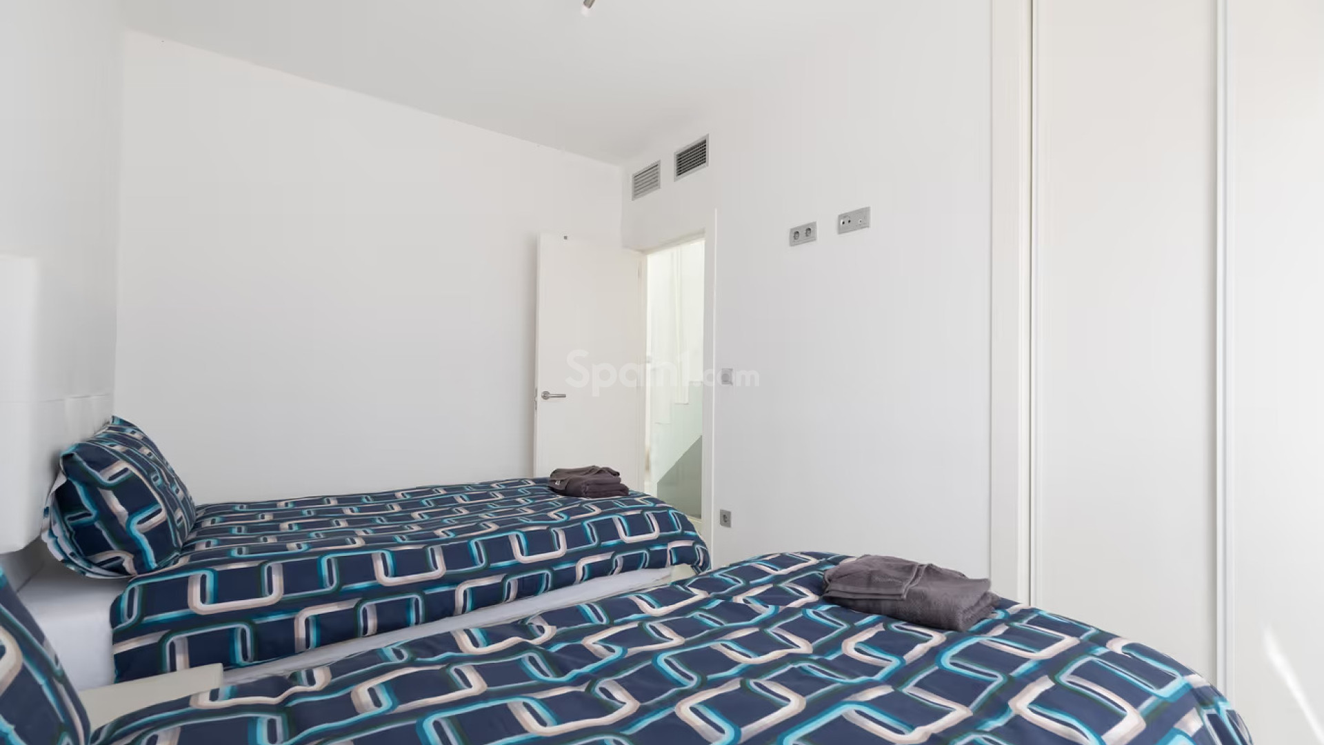 Resale - Stadthaus -
Punta Prima - Marina Med