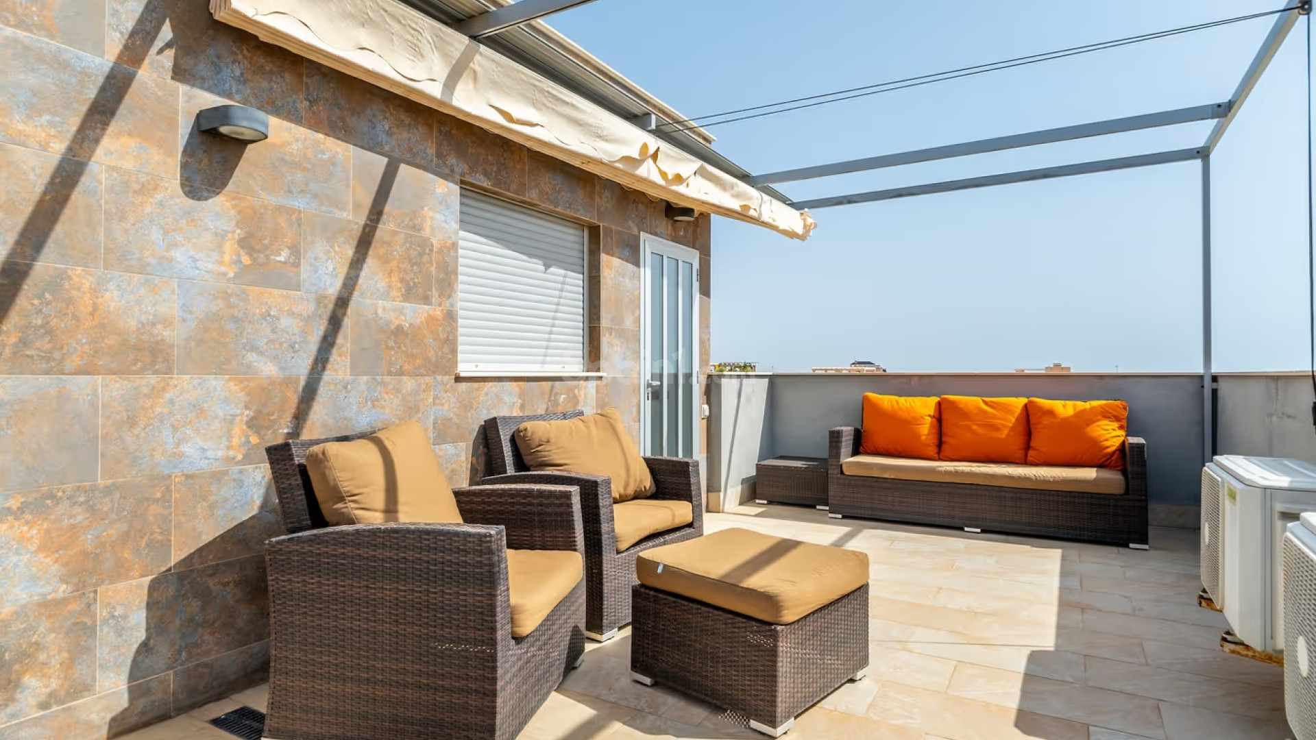 Resale - Stadthaus -
Punta Prima - Marina Med