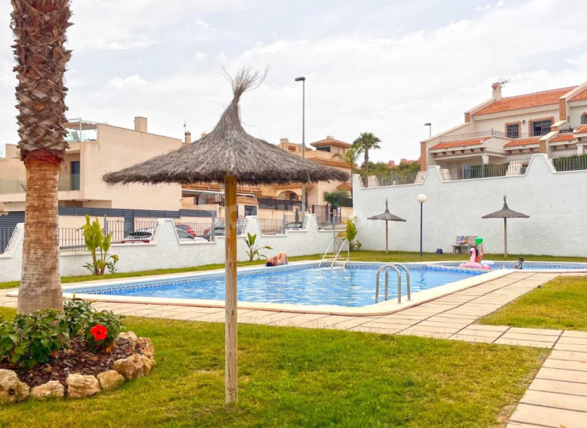 Resale - Stadthaus -
San Miguel de Salinas