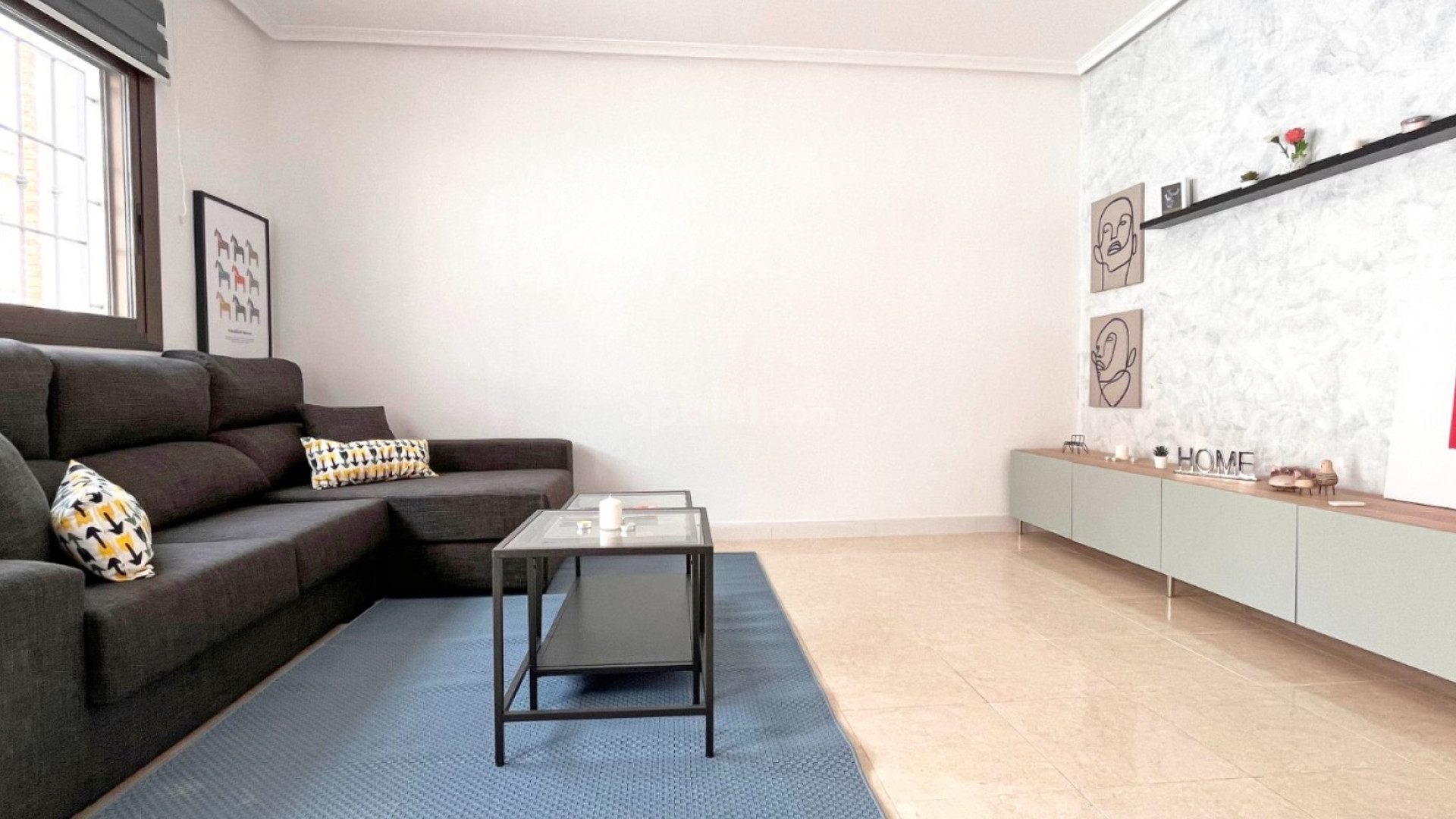 Resale - Stadthaus -
San Miguel de Salinas