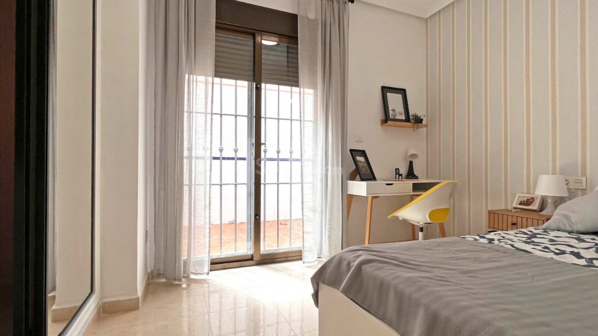 Resale - Stadthaus -
San Miguel de Salinas