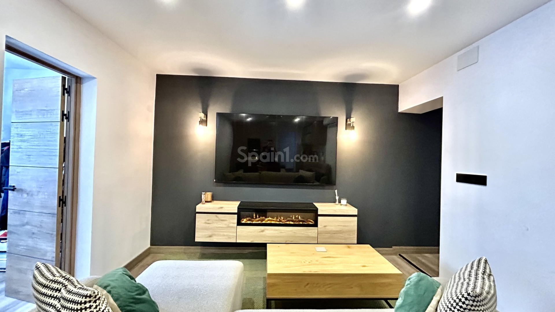 Resale - Stadthaus -
San Miguel de Salinas