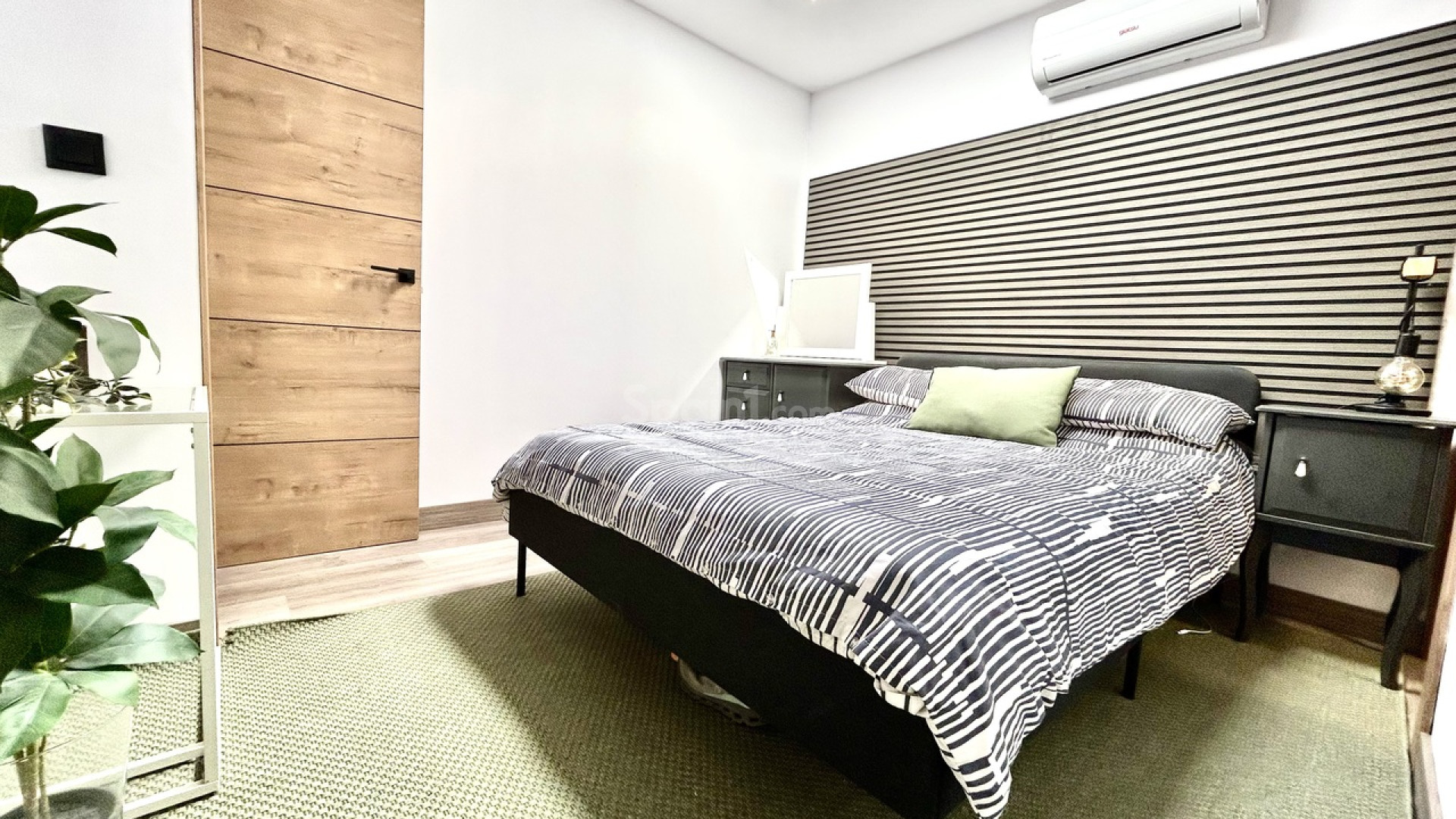 Resale - Stadthaus -
San Miguel de Salinas