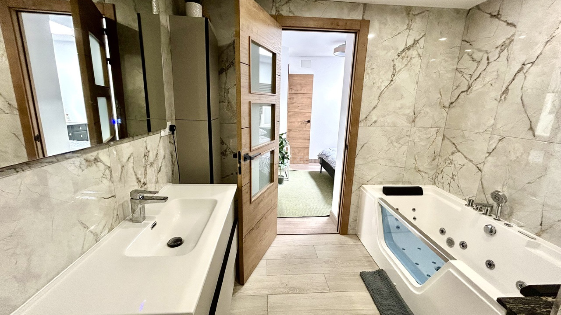 Resale - Stadthaus -
San Miguel de Salinas