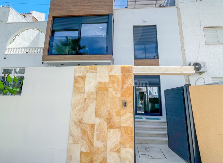 Resale - Stadthaus -
Torrevieja - Nueva Torrevieja - Aguas Nuevas