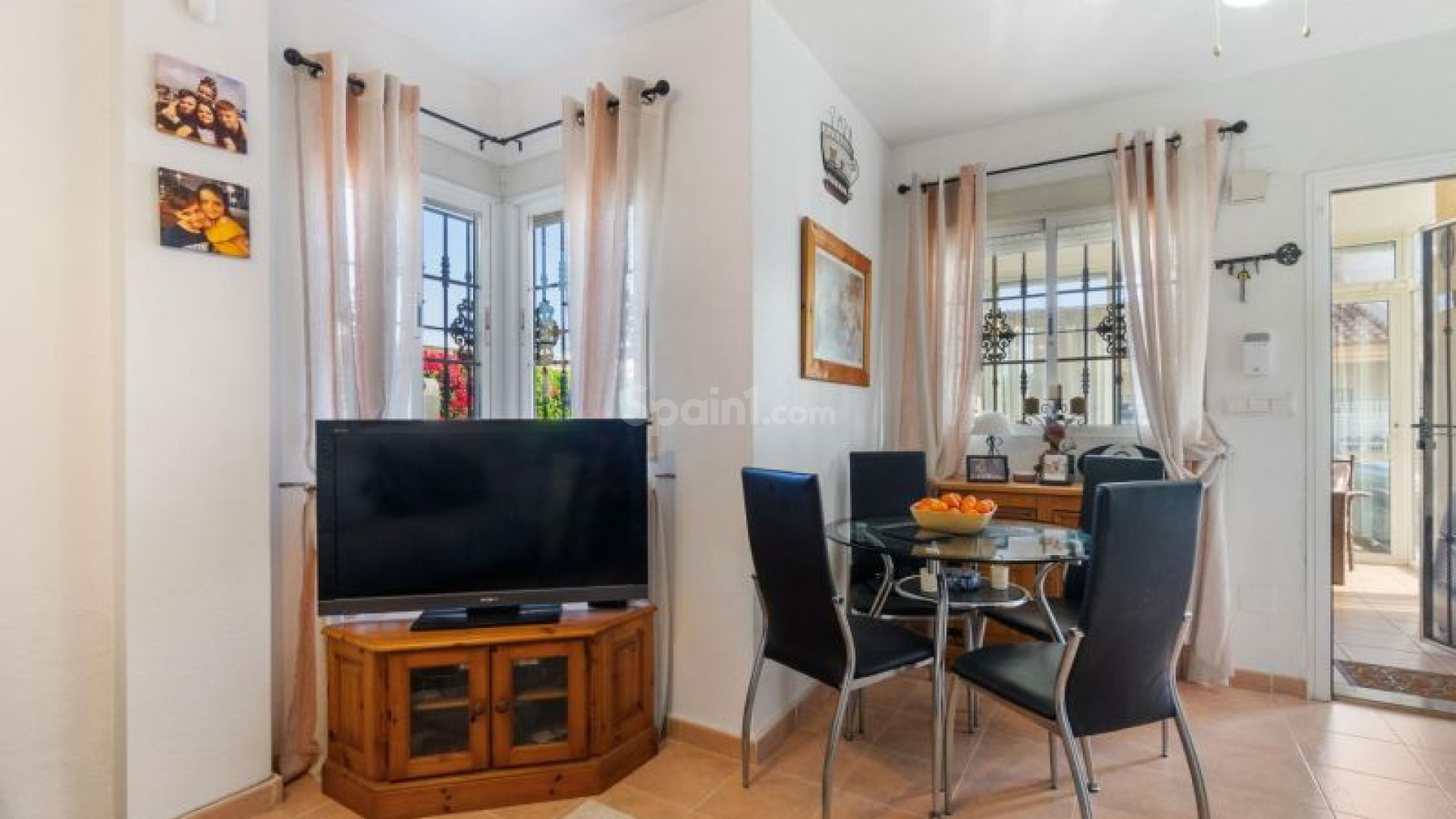 Resale - Stadthaus -
Torrevieja