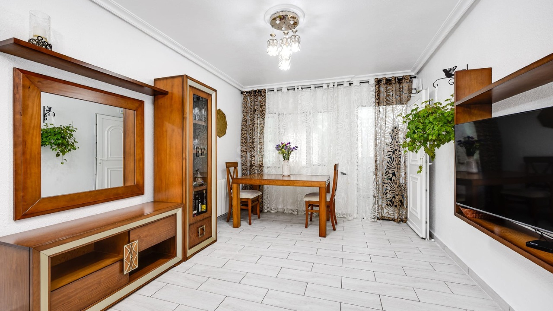 Resale - Stadthaus -
Torrevieja