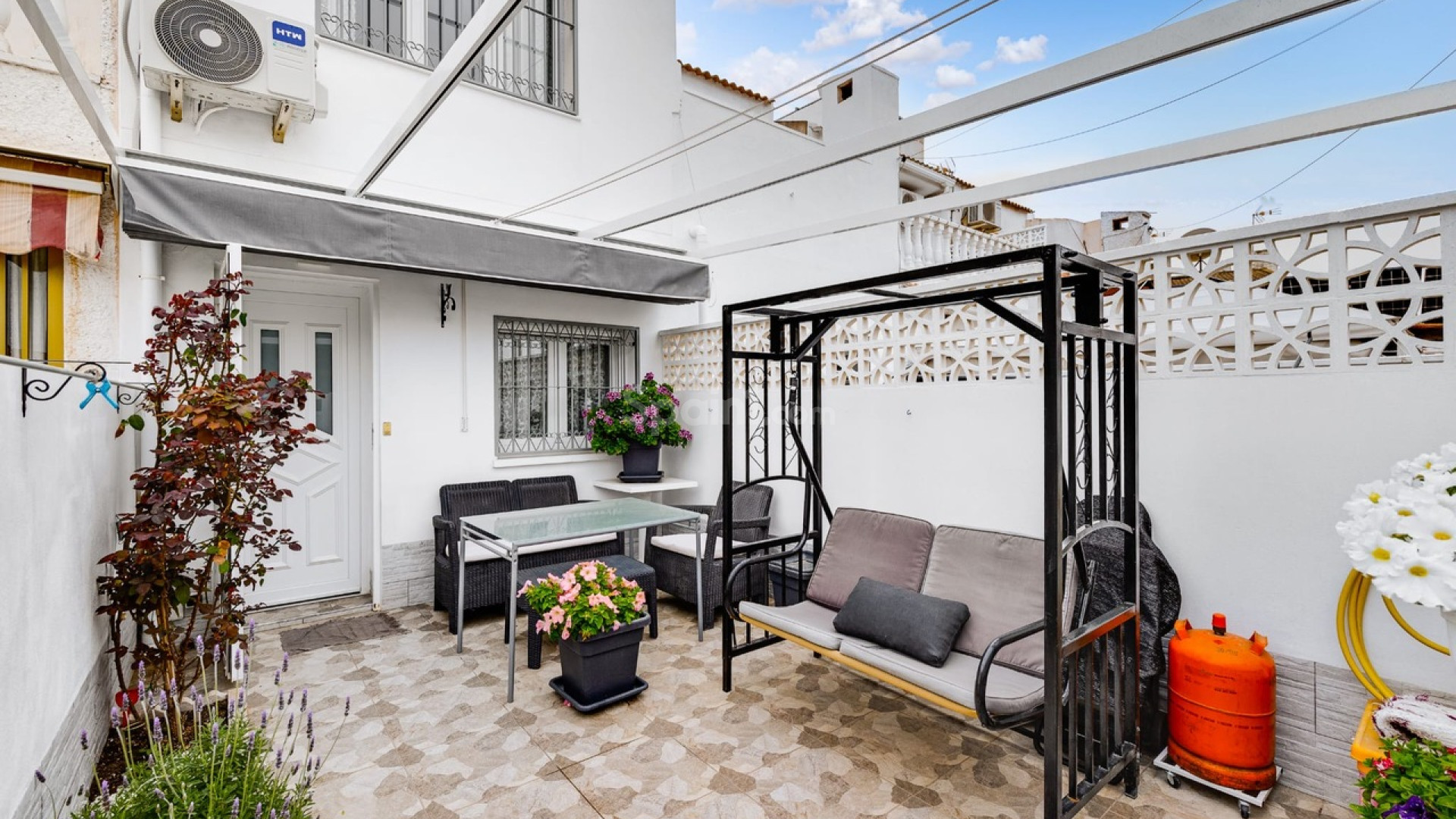 Resale - Stadthaus -
Torrevieja