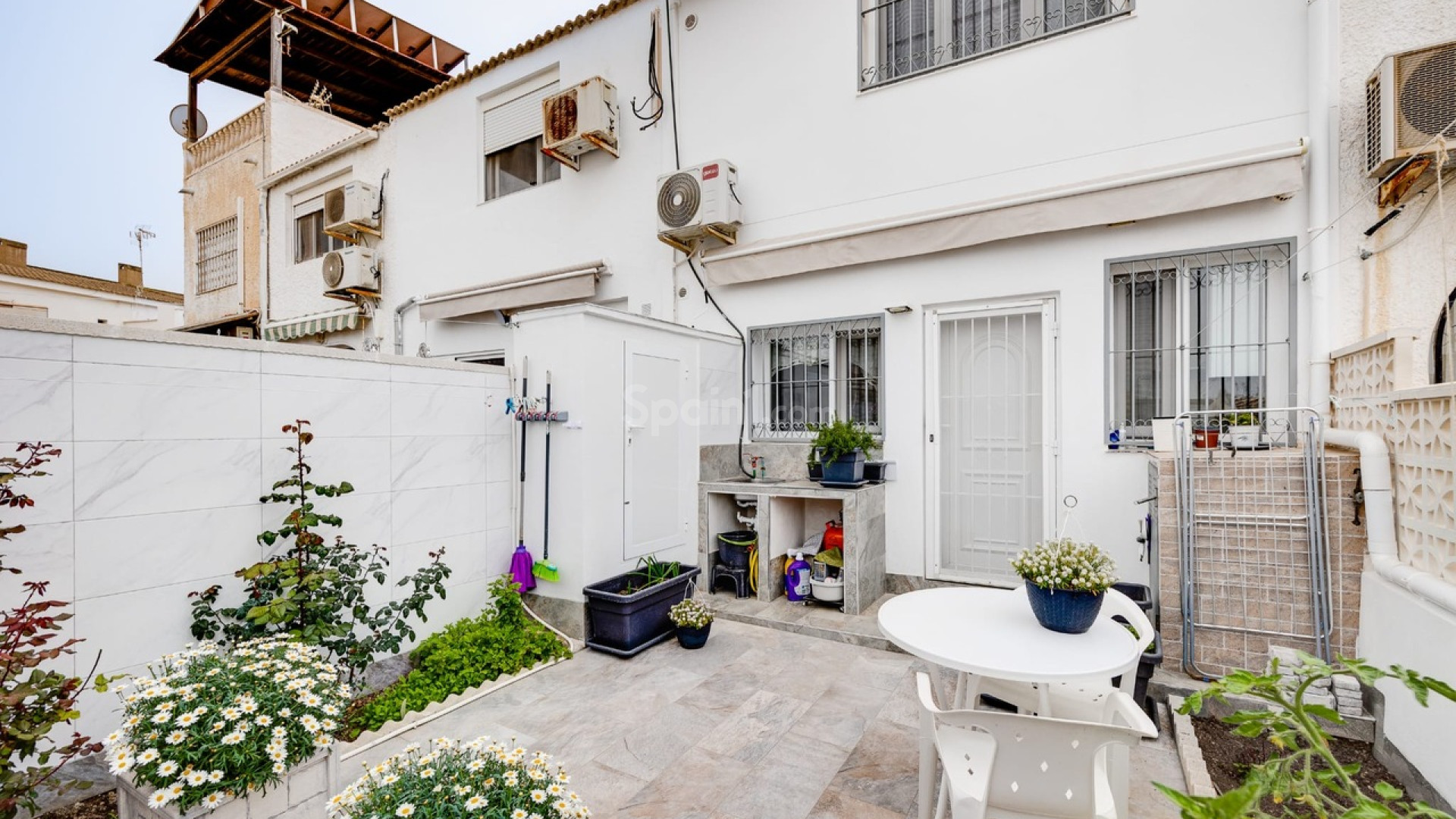 Resale - Stadthaus -
Torrevieja