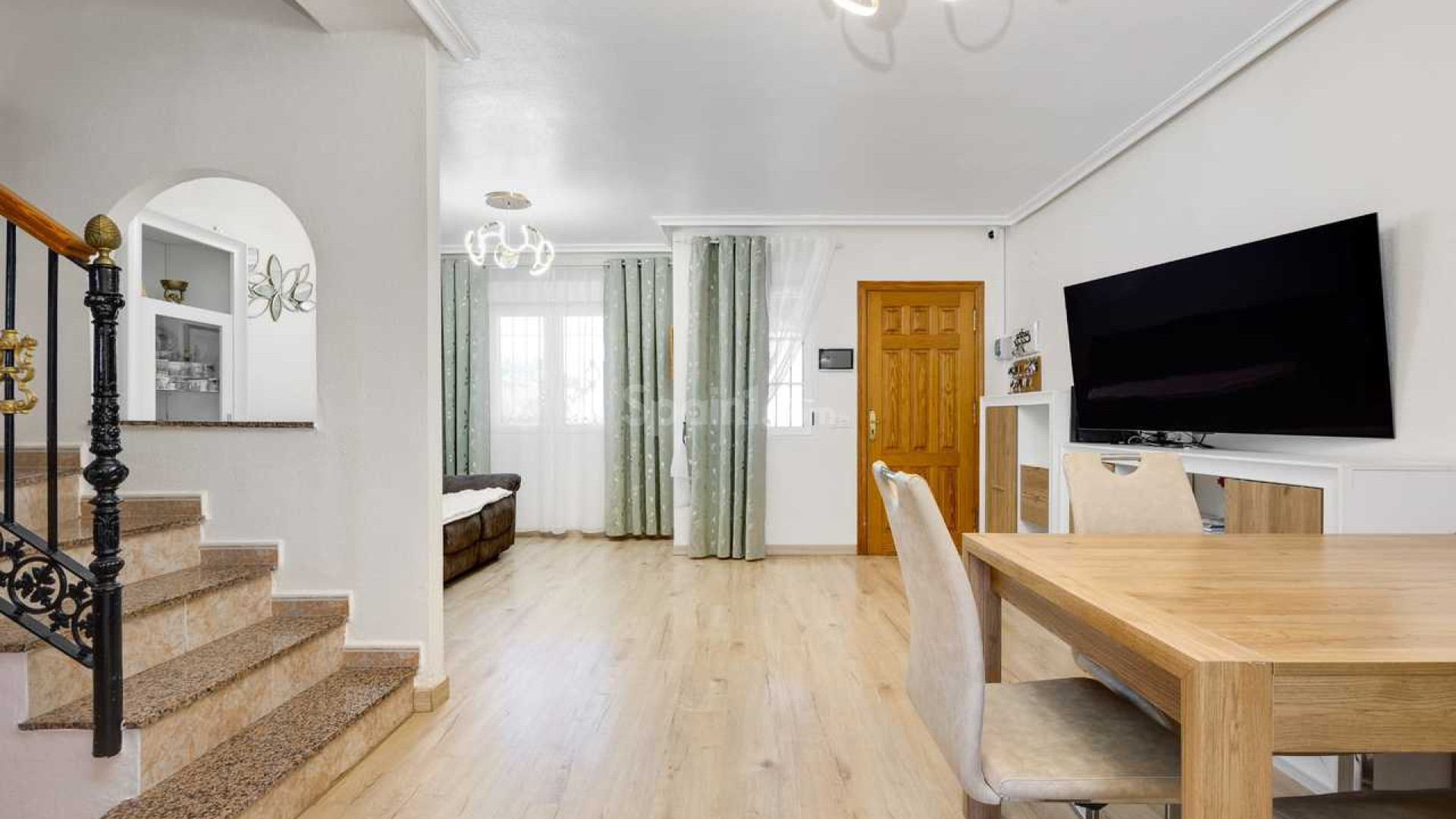 Resale - Stadthaus -
Torrevieja