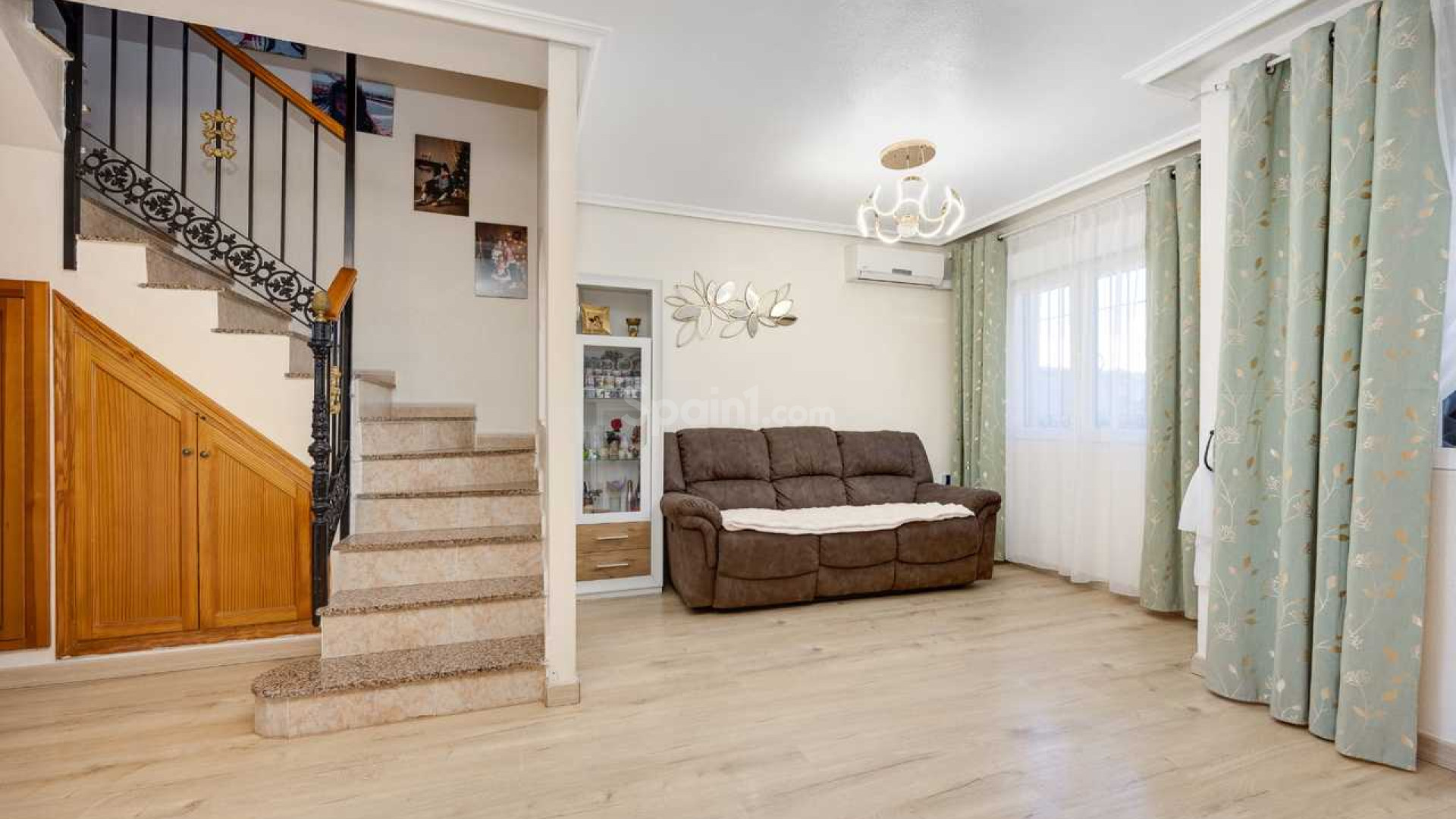 Resale - Stadthaus -
Torrevieja