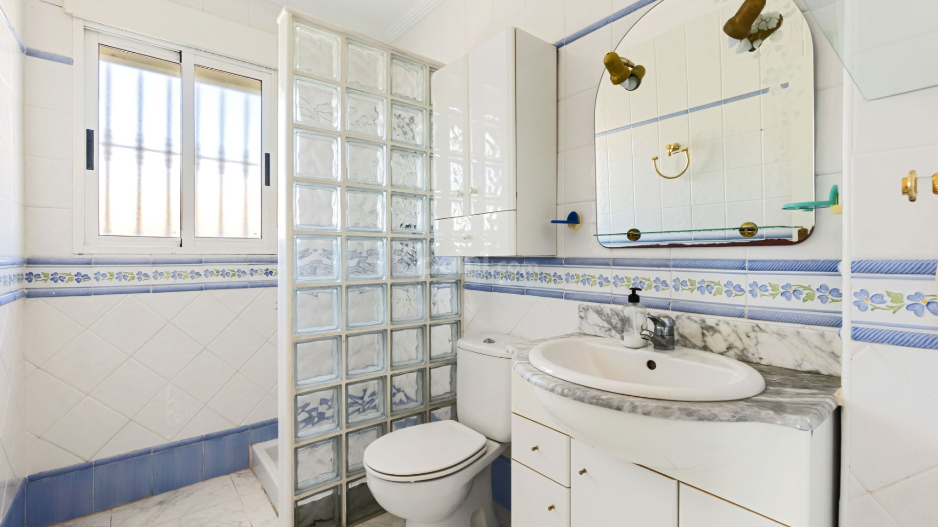 Resale - Stadthaus -
Torrevieja