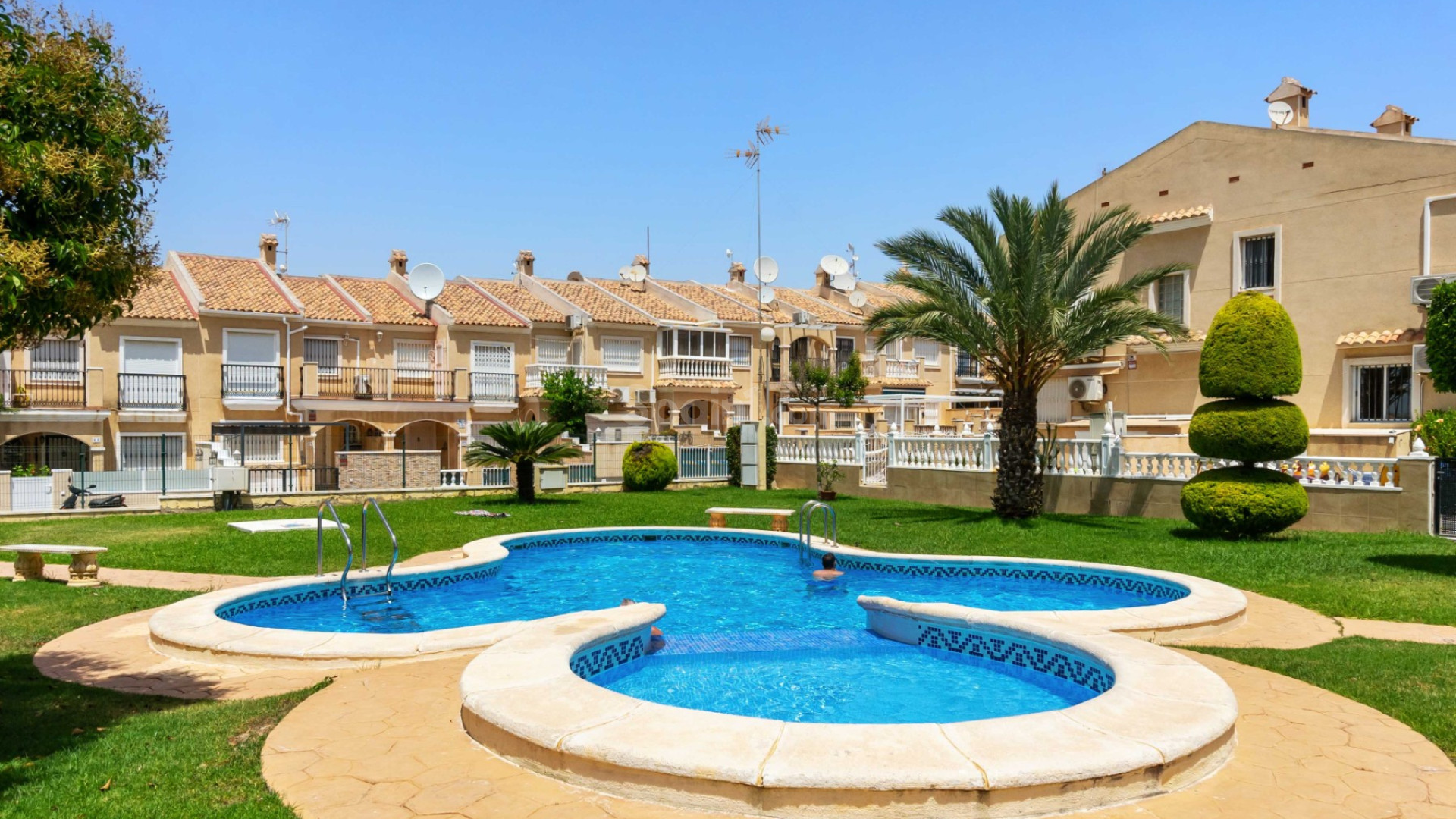 Resale - Stadthaus -
Torrevieja