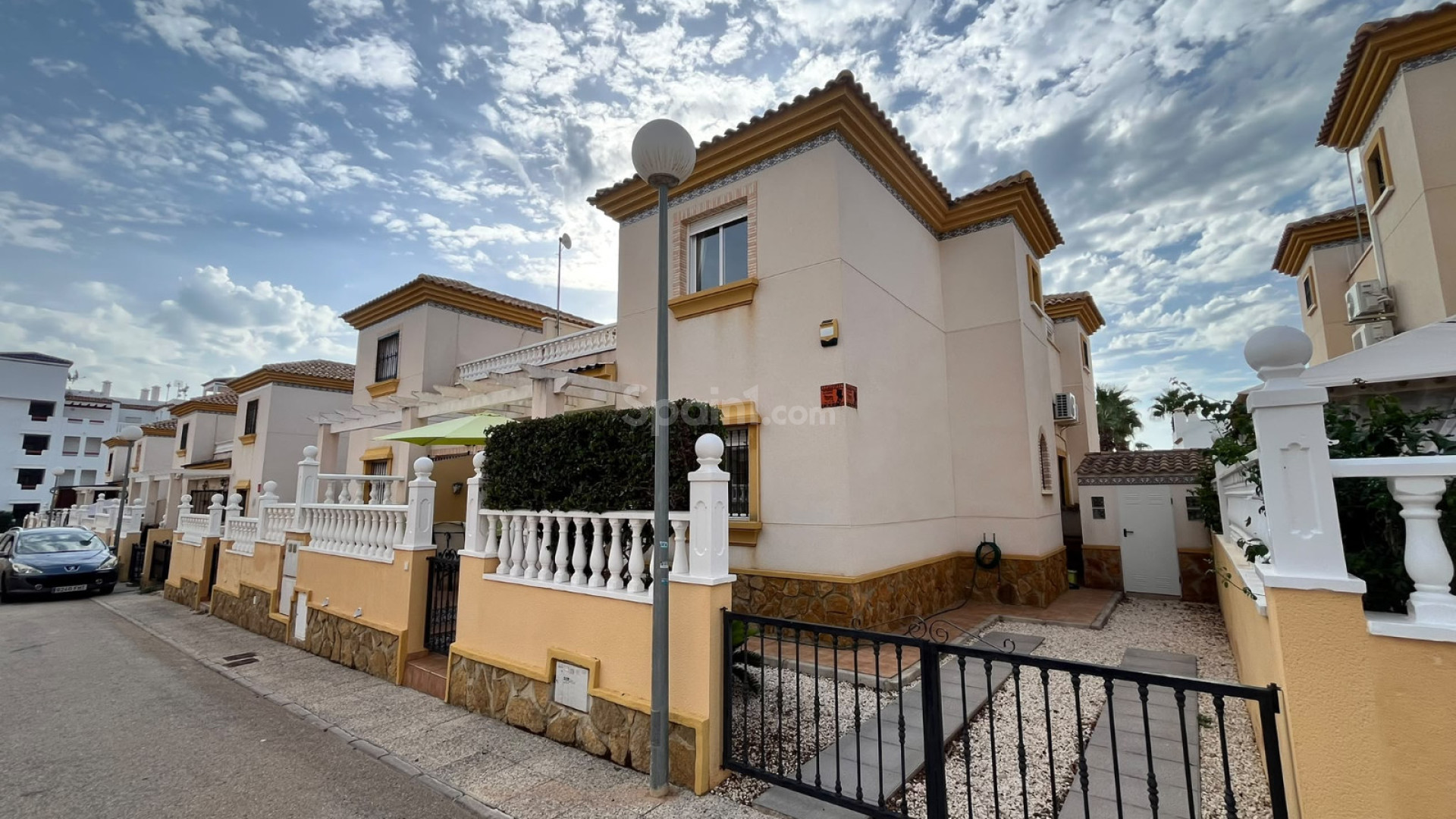 Resale - Stadthaus -
Villamartin - PAU 8