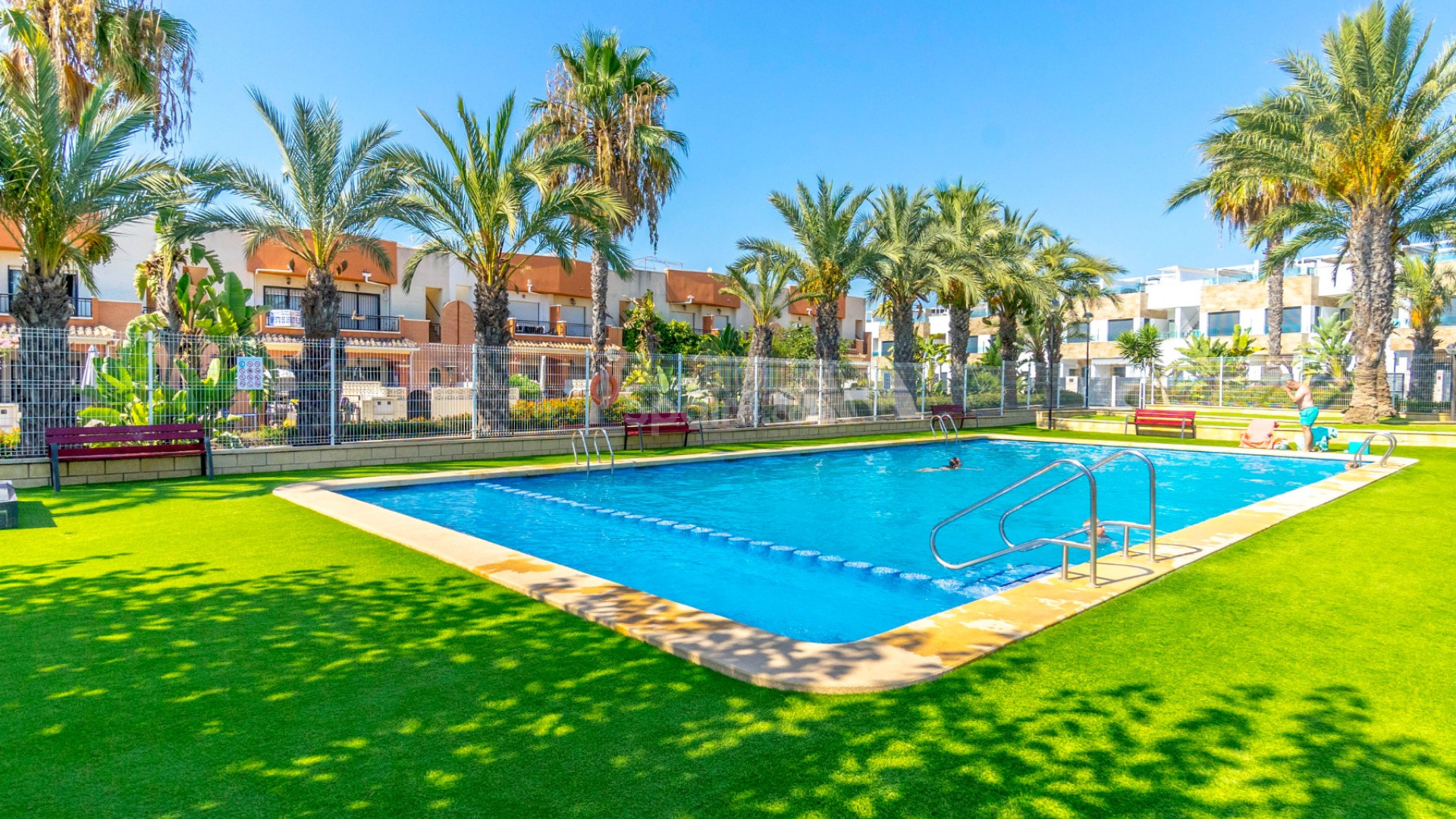 Resale - Townhouse -
Alicante - Villamartin