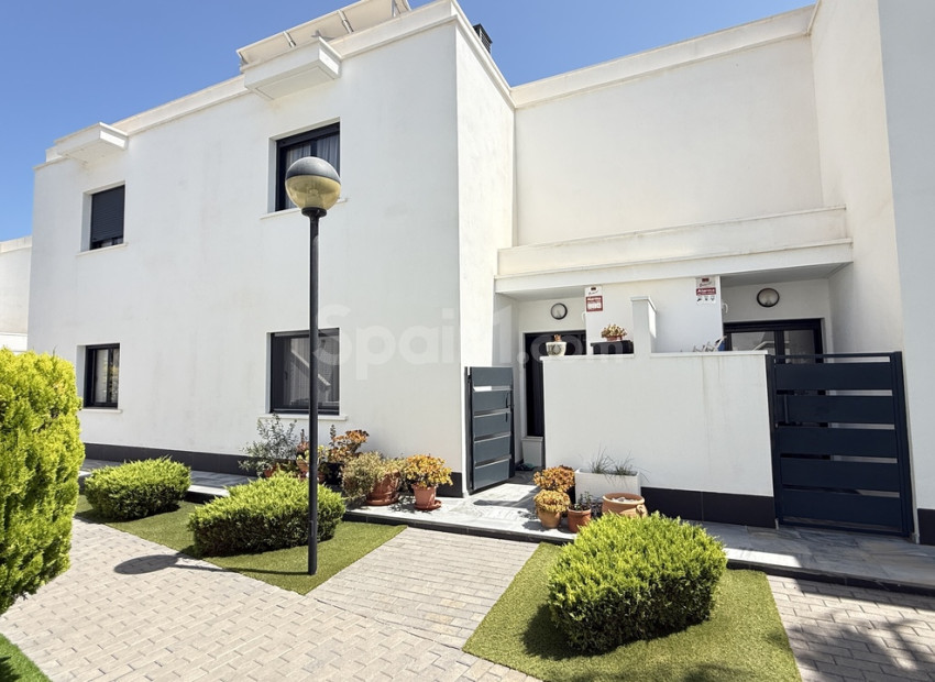 Resale - Townhouse -
Cabo Roig