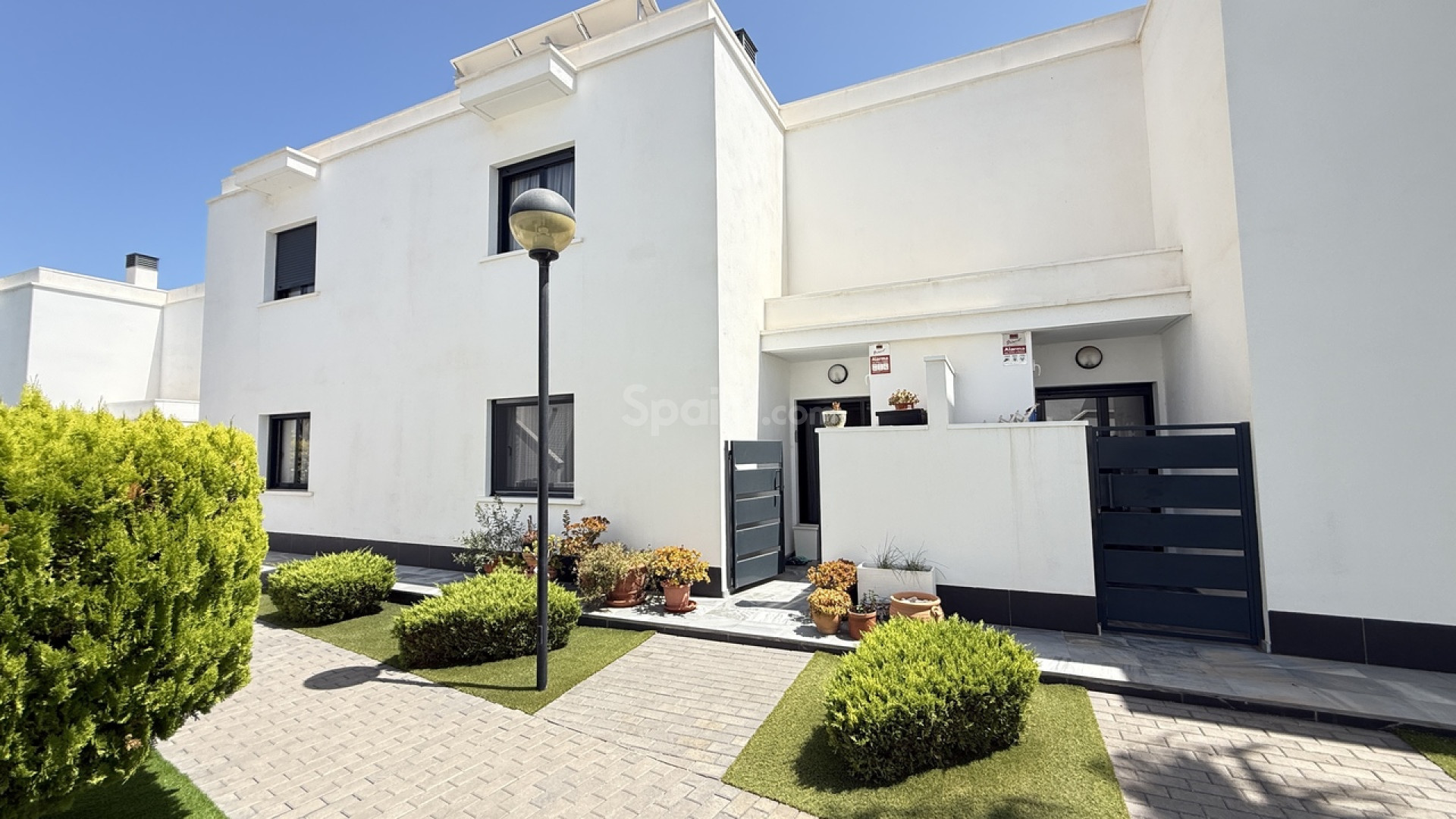 Resale - Townhouse -
Cabo Roig
