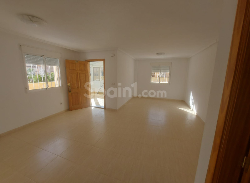 Resale - Townhouse -
Ciudad Quesada - Lo Marabu