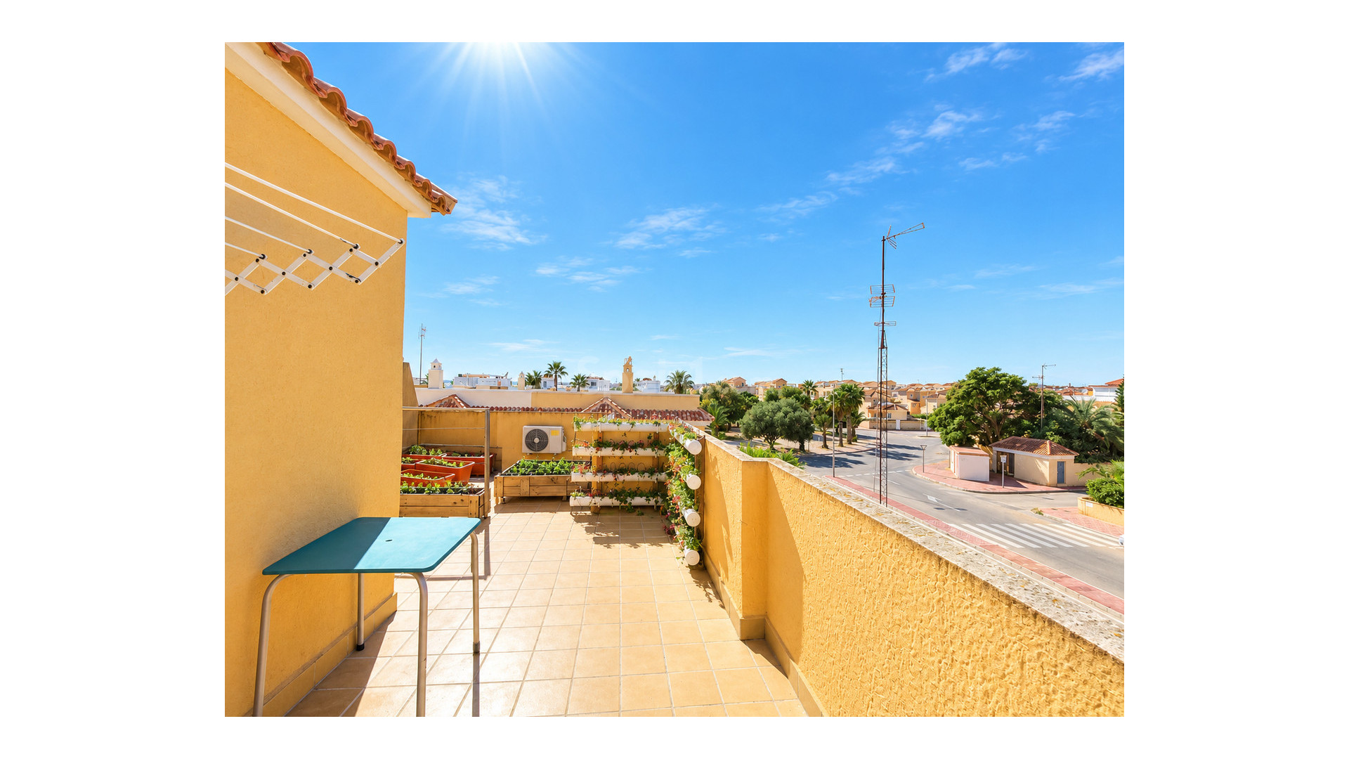 Resale - Townhouse -
Ciudad Quesada