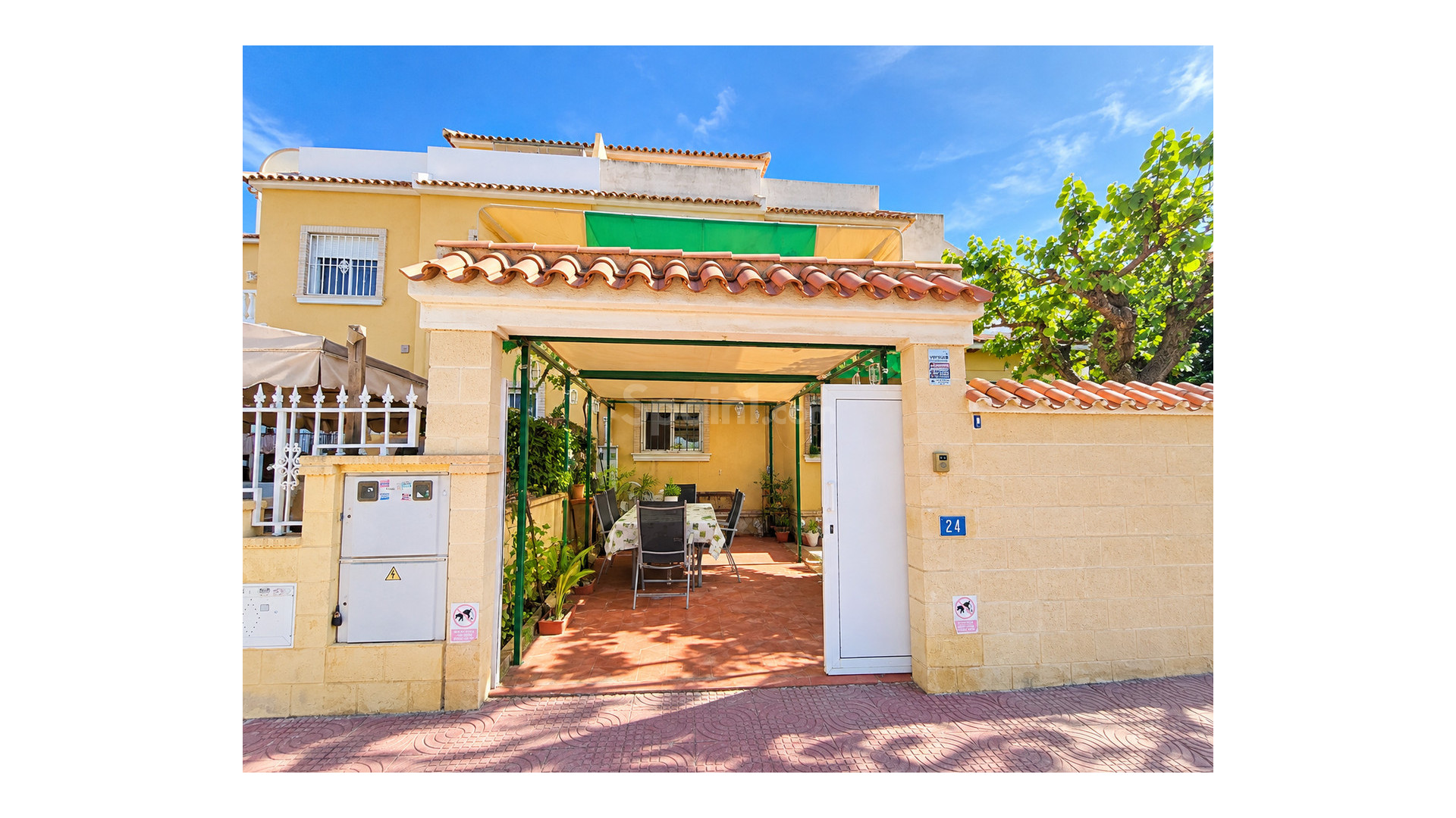 Resale - Townhouse -
Ciudad Quesada