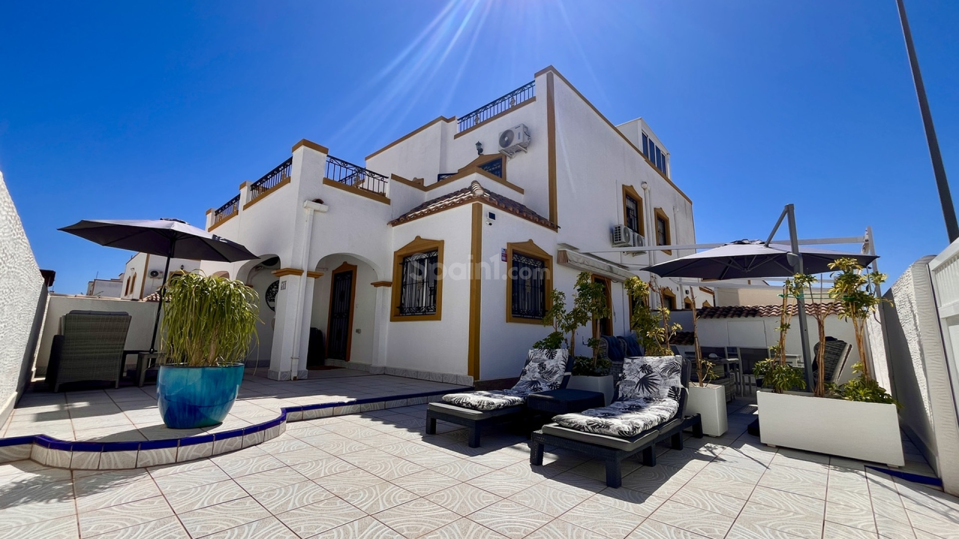 Resale - Townhouse -
Entre Naranjos