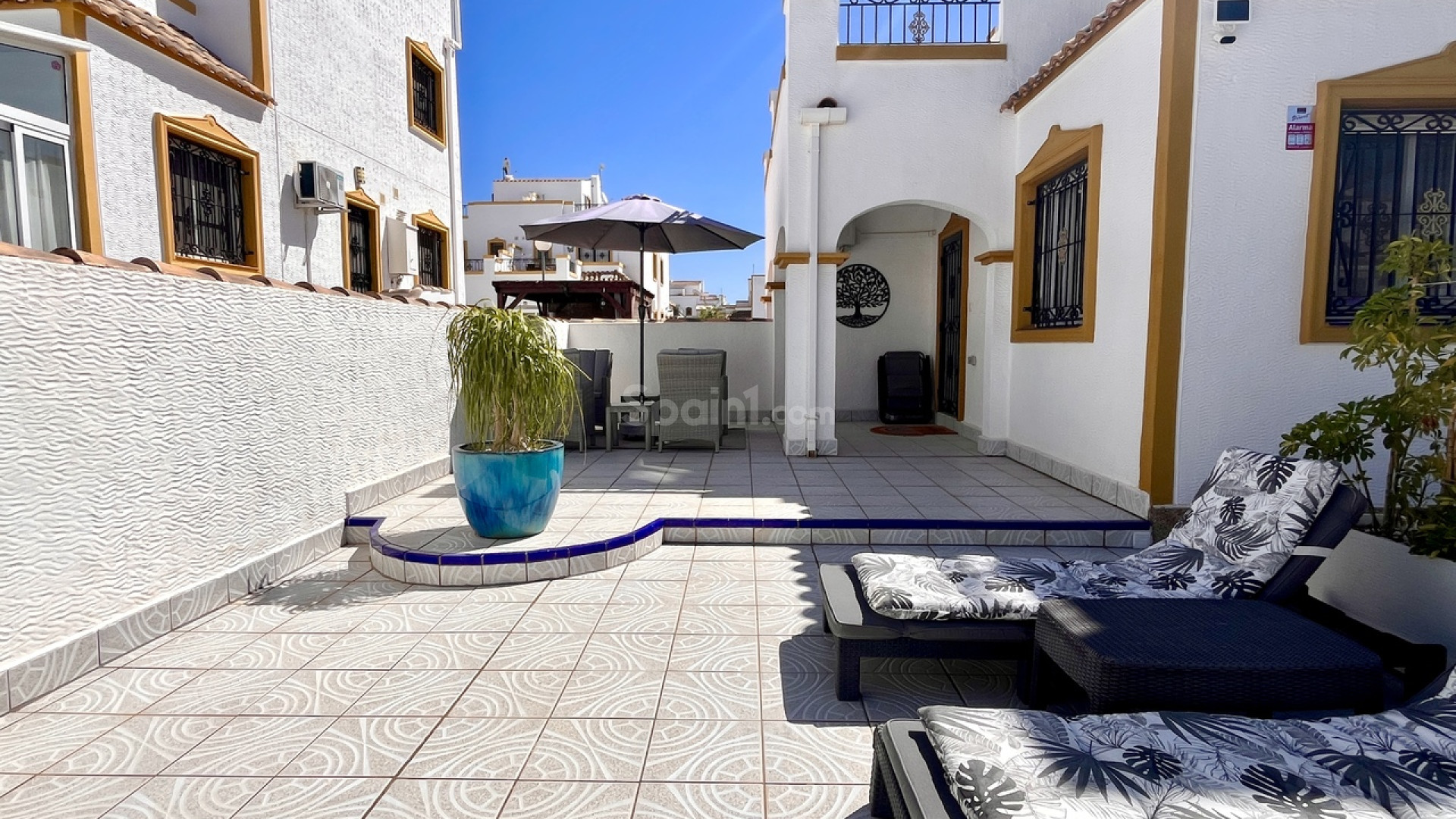 Resale - Townhouse -
Entre Naranjos