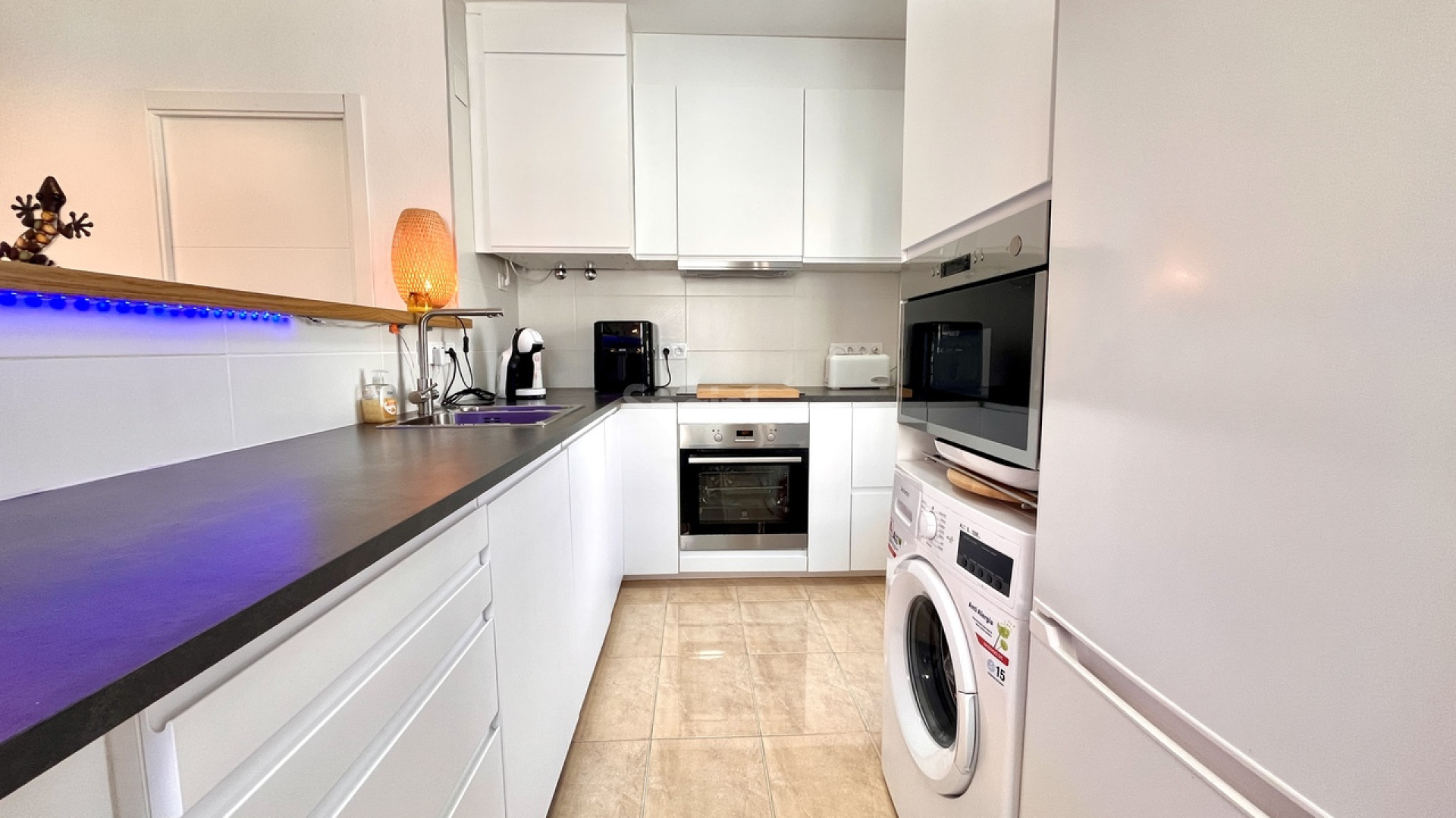 Resale - Townhouse -
Entre Naranjos