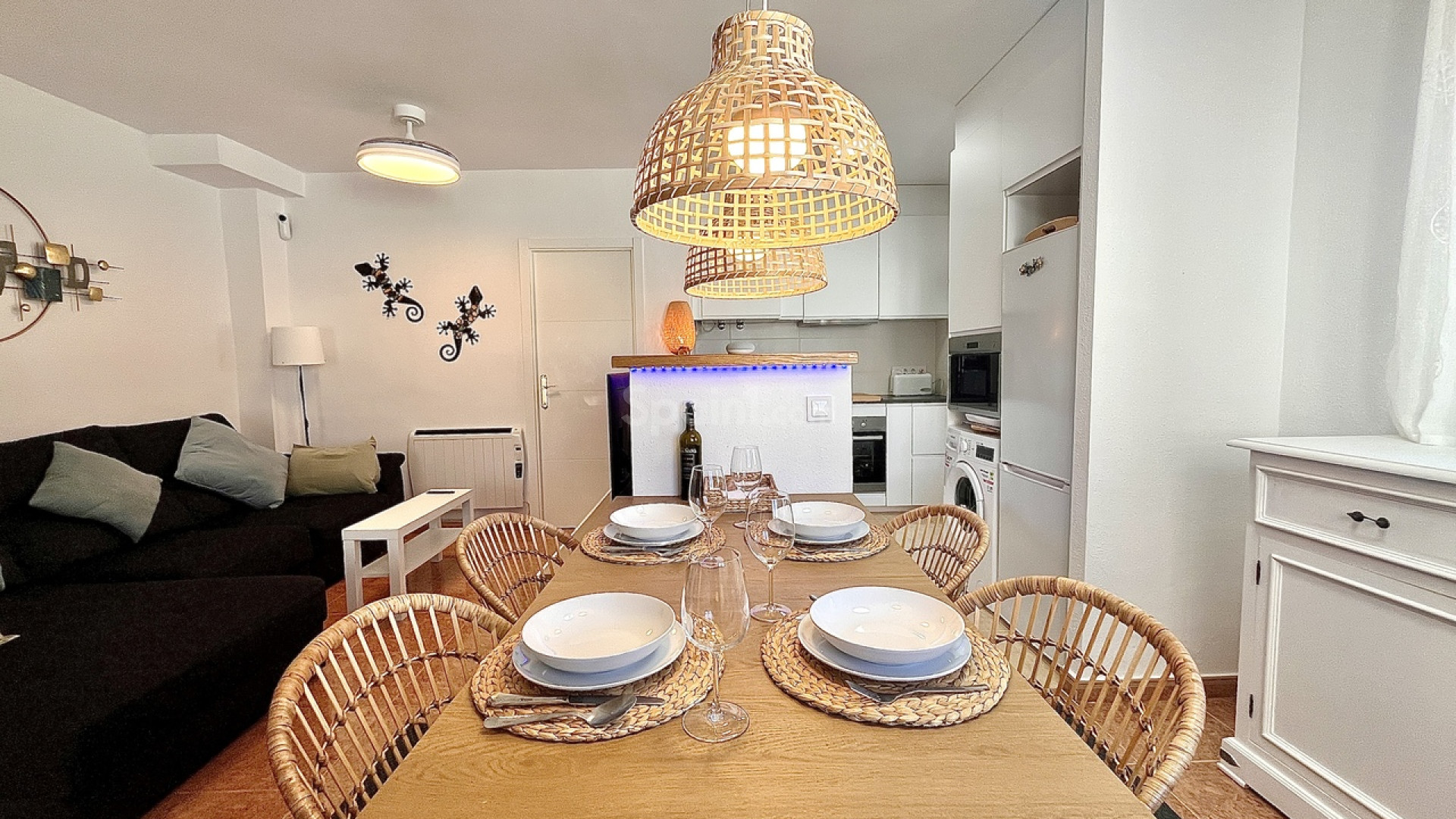 Resale - Townhouse -
Entre Naranjos