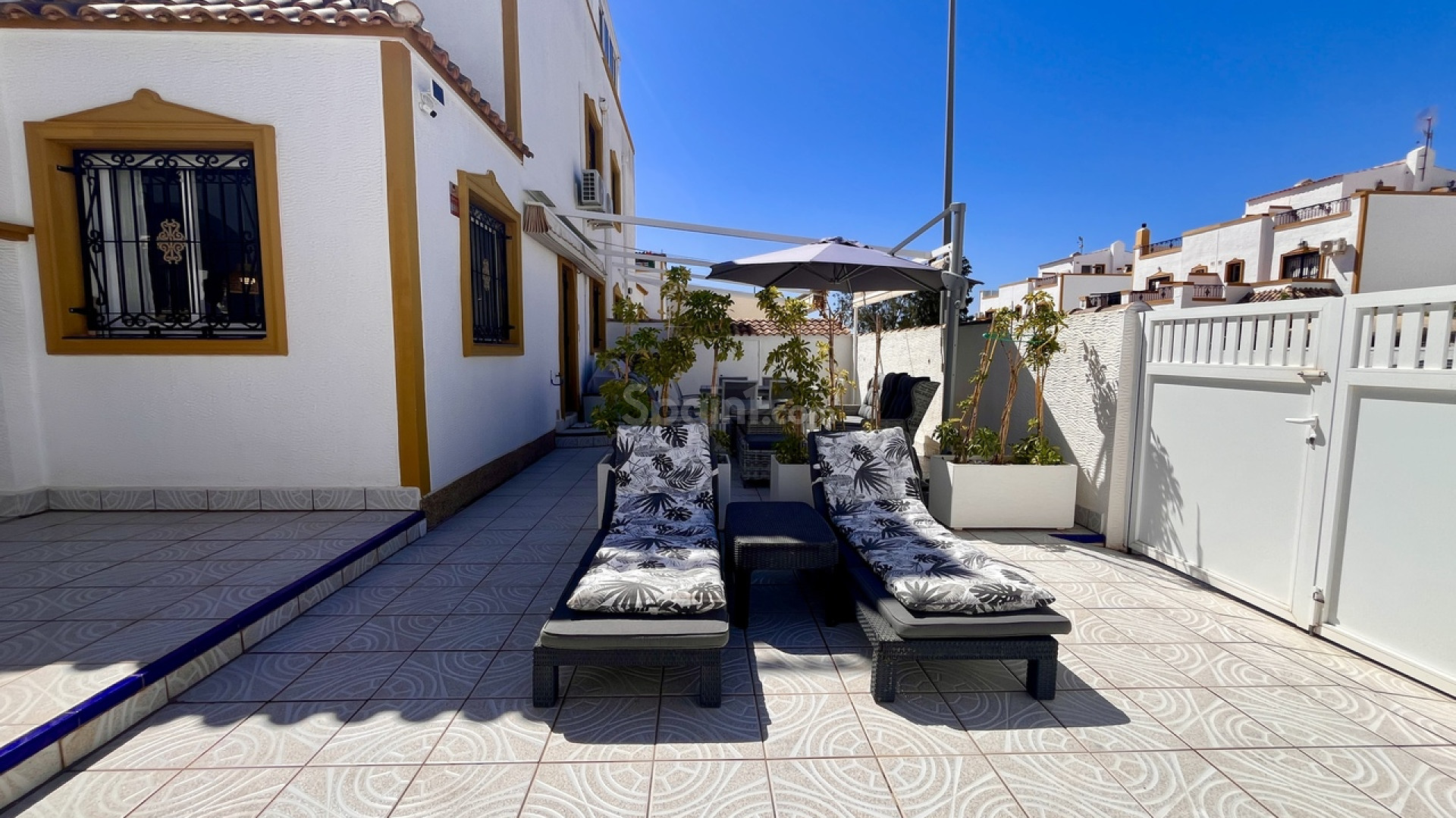 Resale - Townhouse -
Entre Naranjos