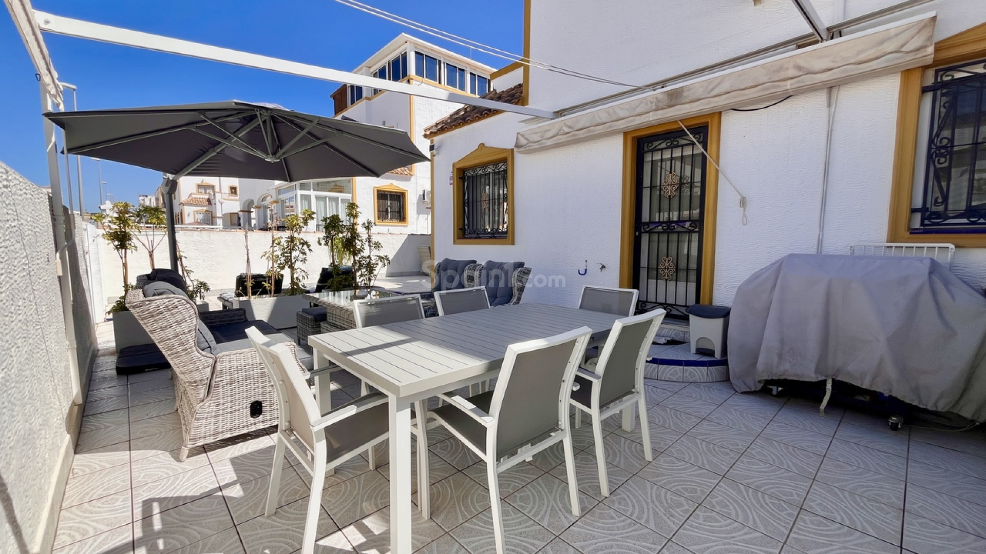 Resale - Townhouse -
Entre Naranjos