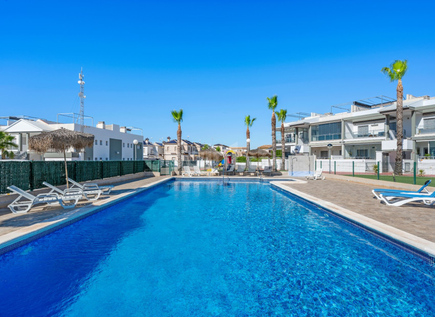 Resale - Townhouse -
La Florida