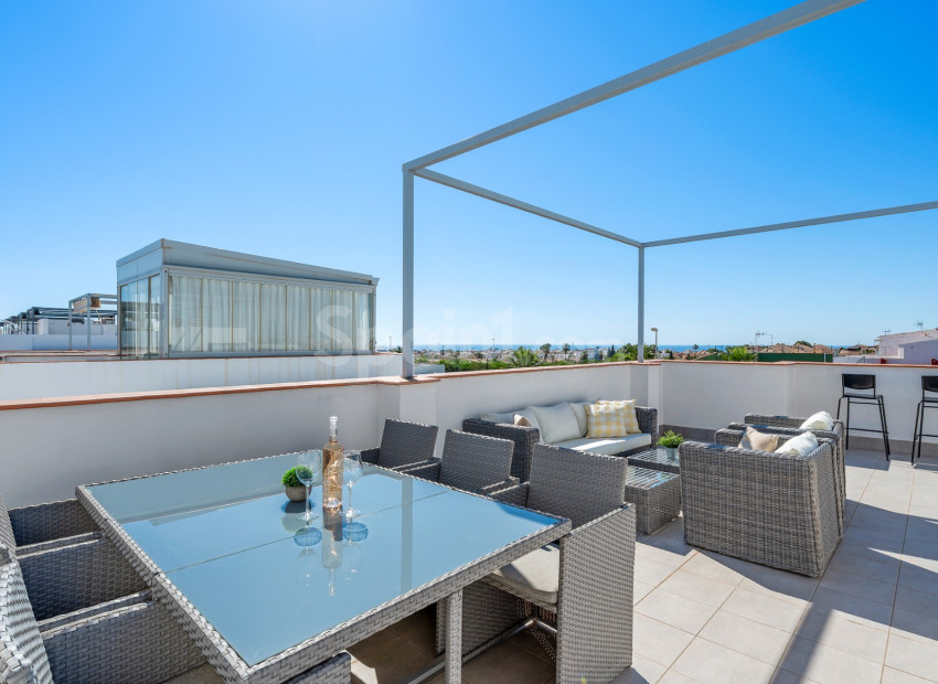 Resale - Townhouse -
La Florida