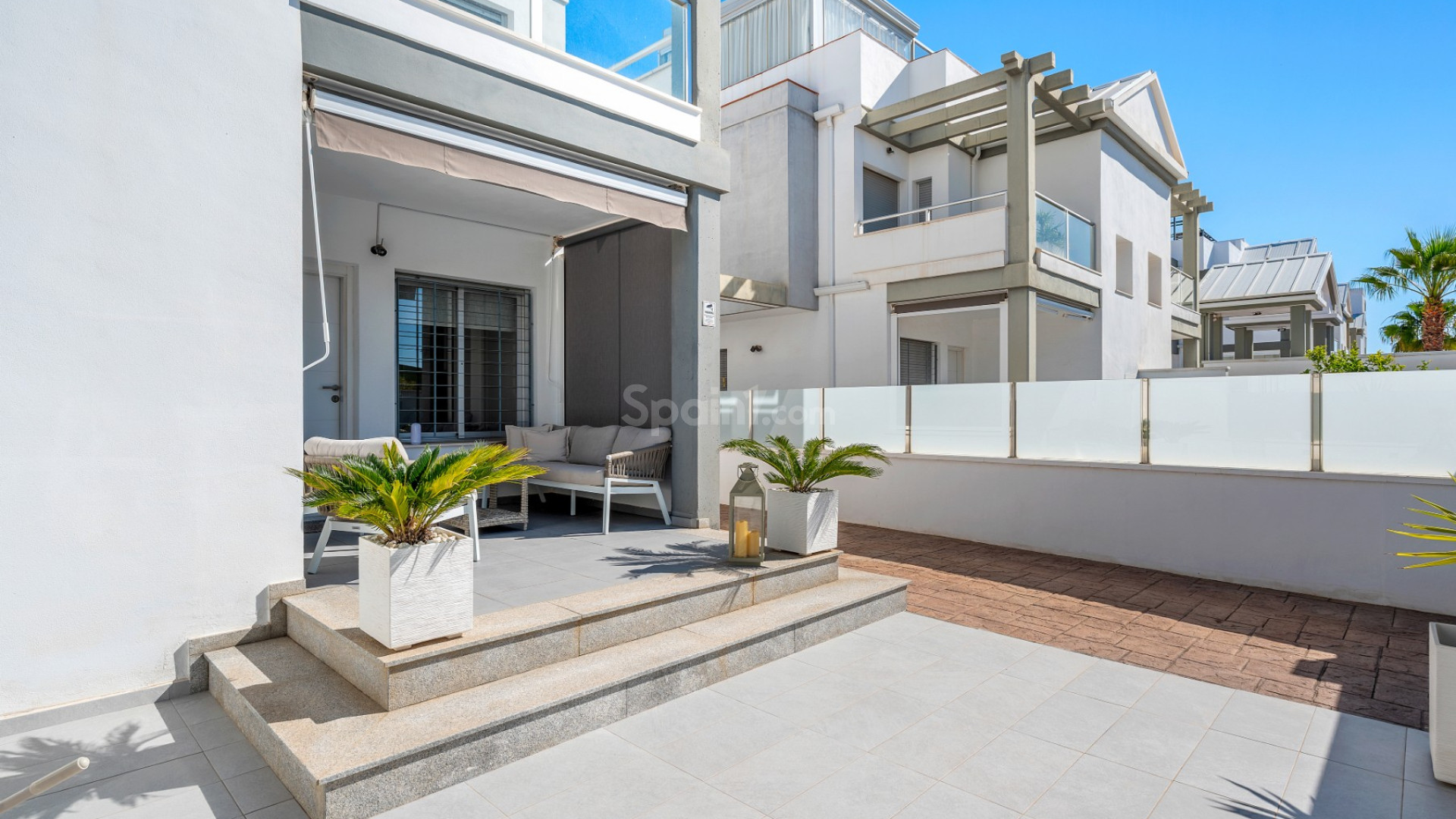Resale - Townhouse -
La Florida