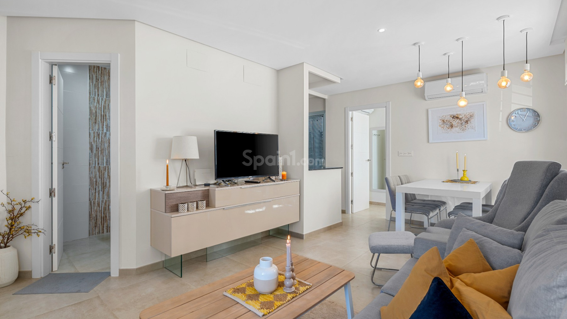 Resale - Townhouse -
La Florida