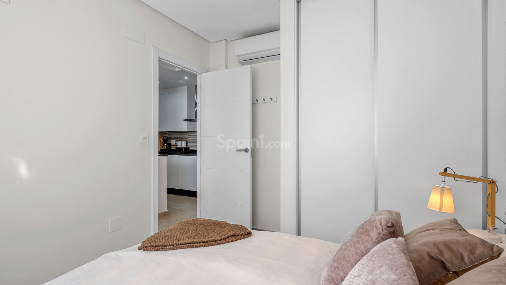 Resale - Townhouse -
La Florida
