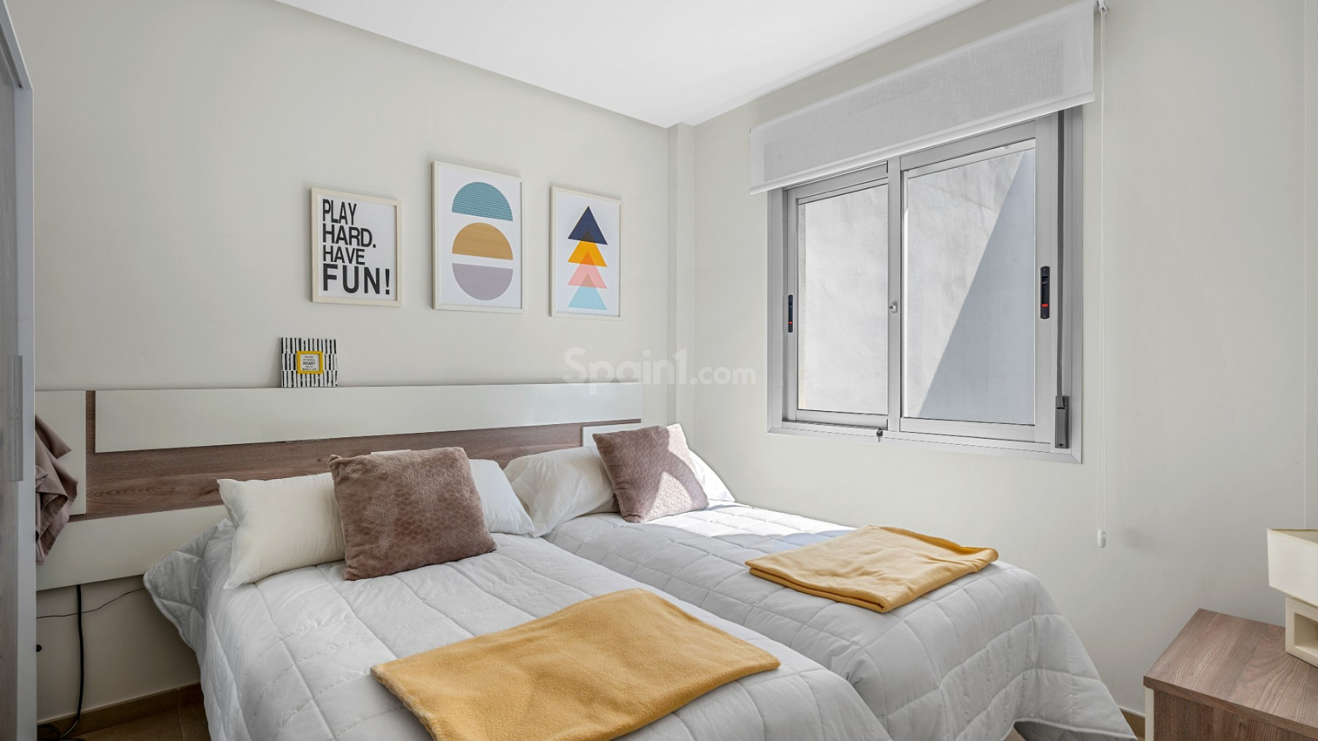Resale - Townhouse -
La Florida