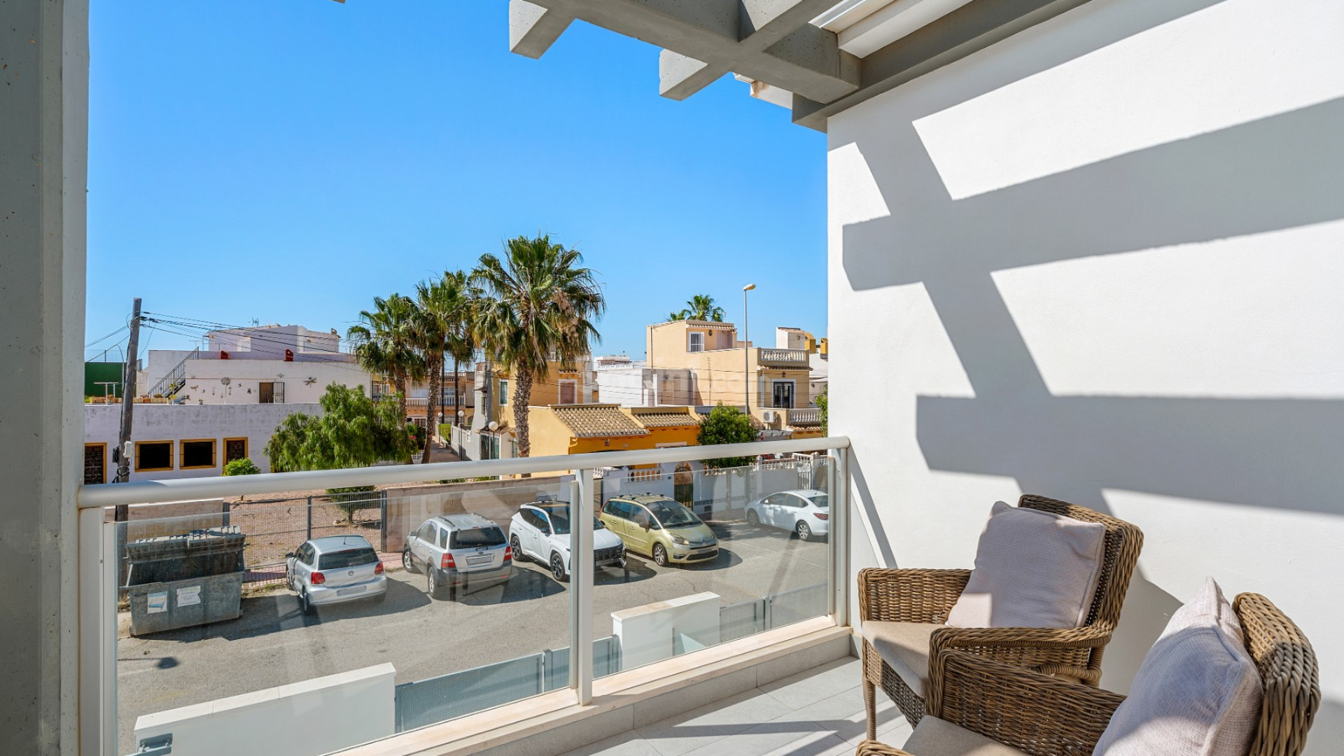 Resale - Townhouse -
La Florida