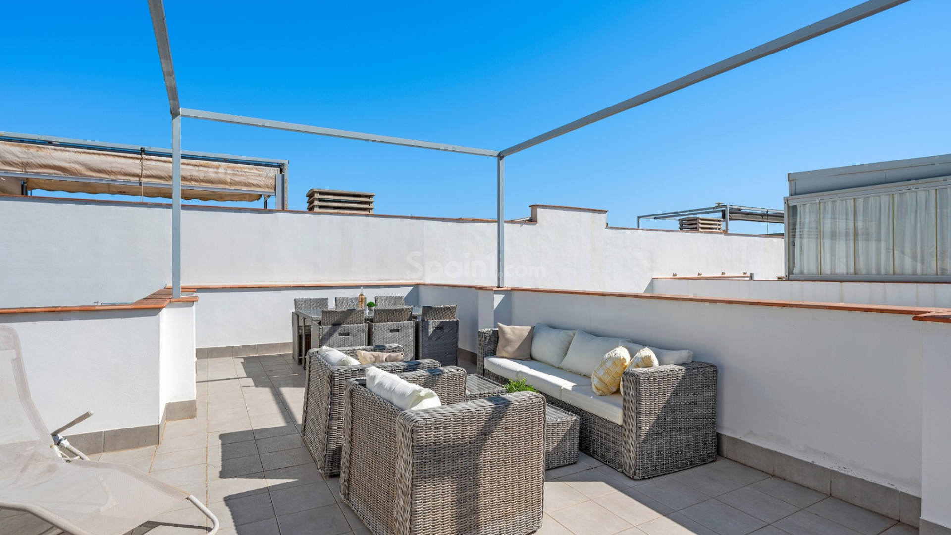 Resale - Townhouse -
La Florida