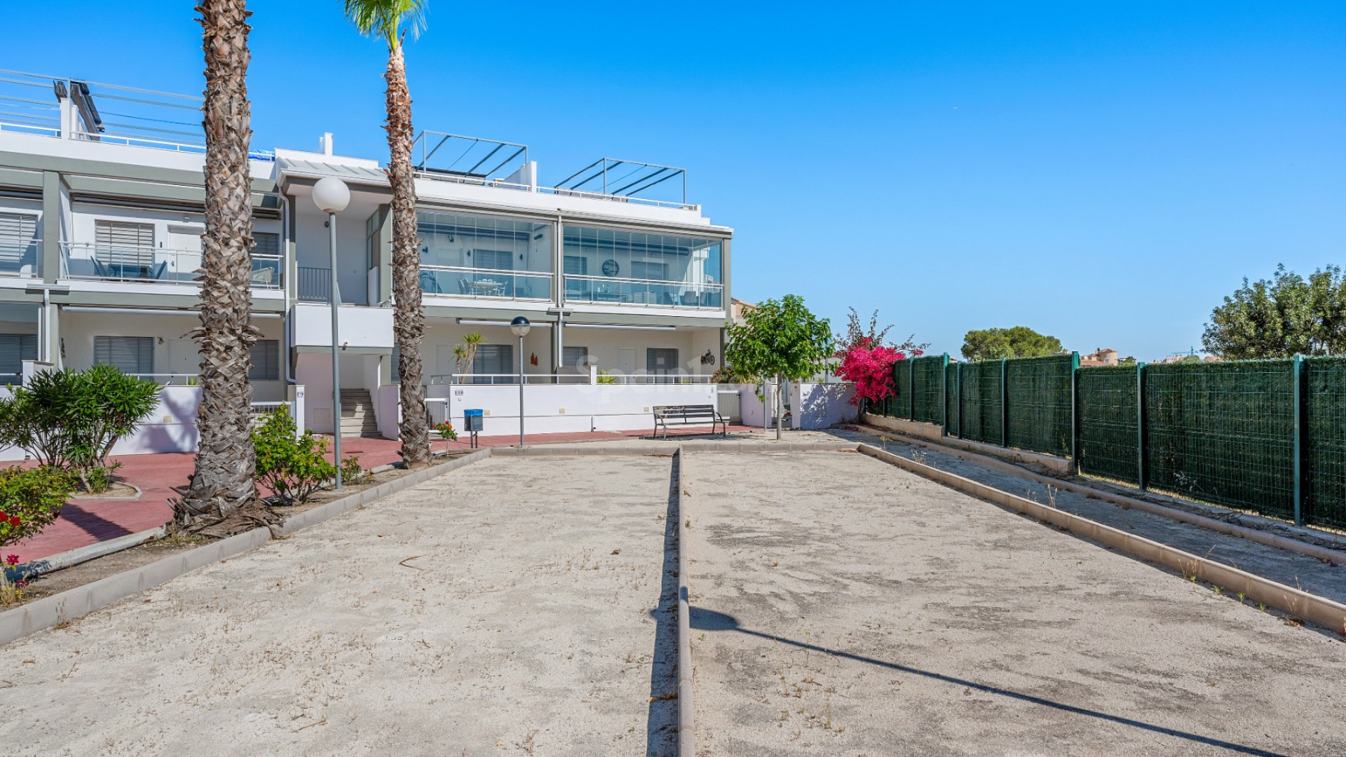 Resale - Townhouse -
La Florida