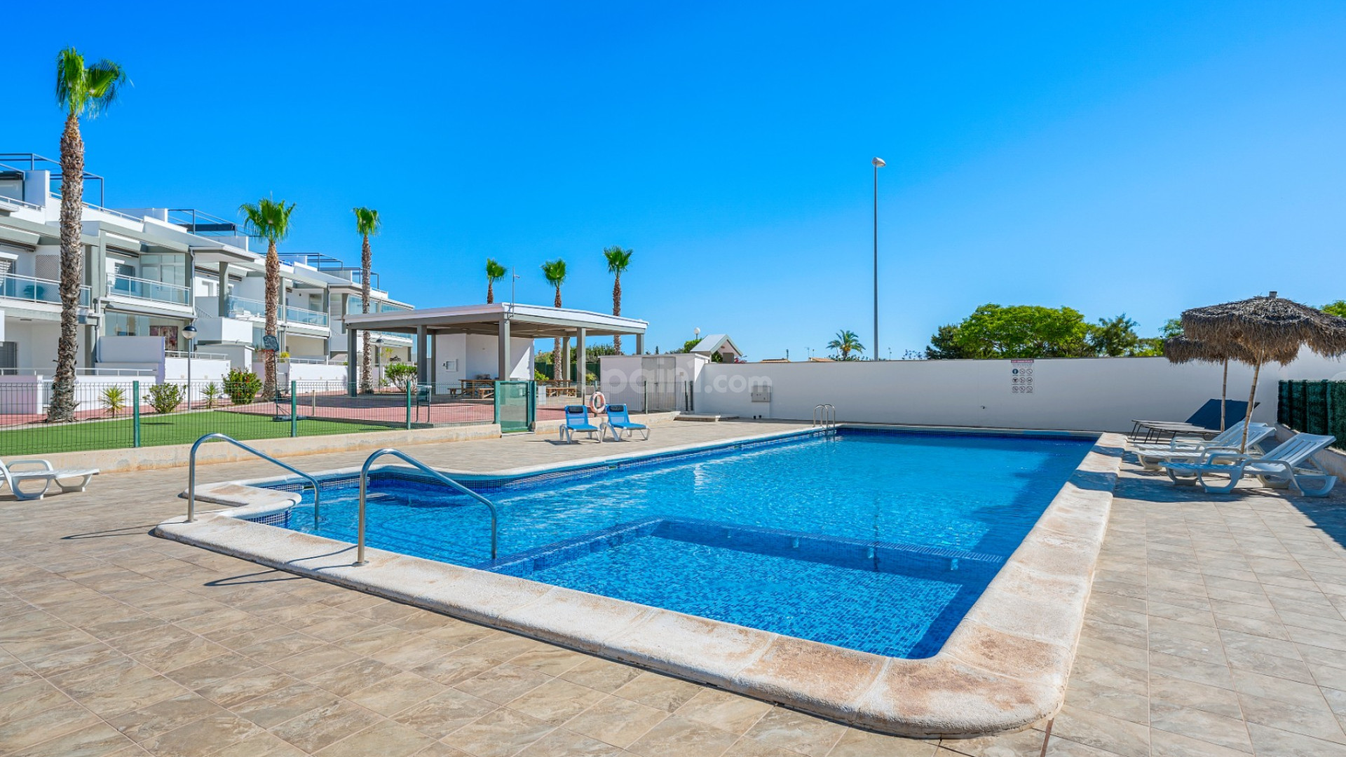Resale - Townhouse -
La Florida