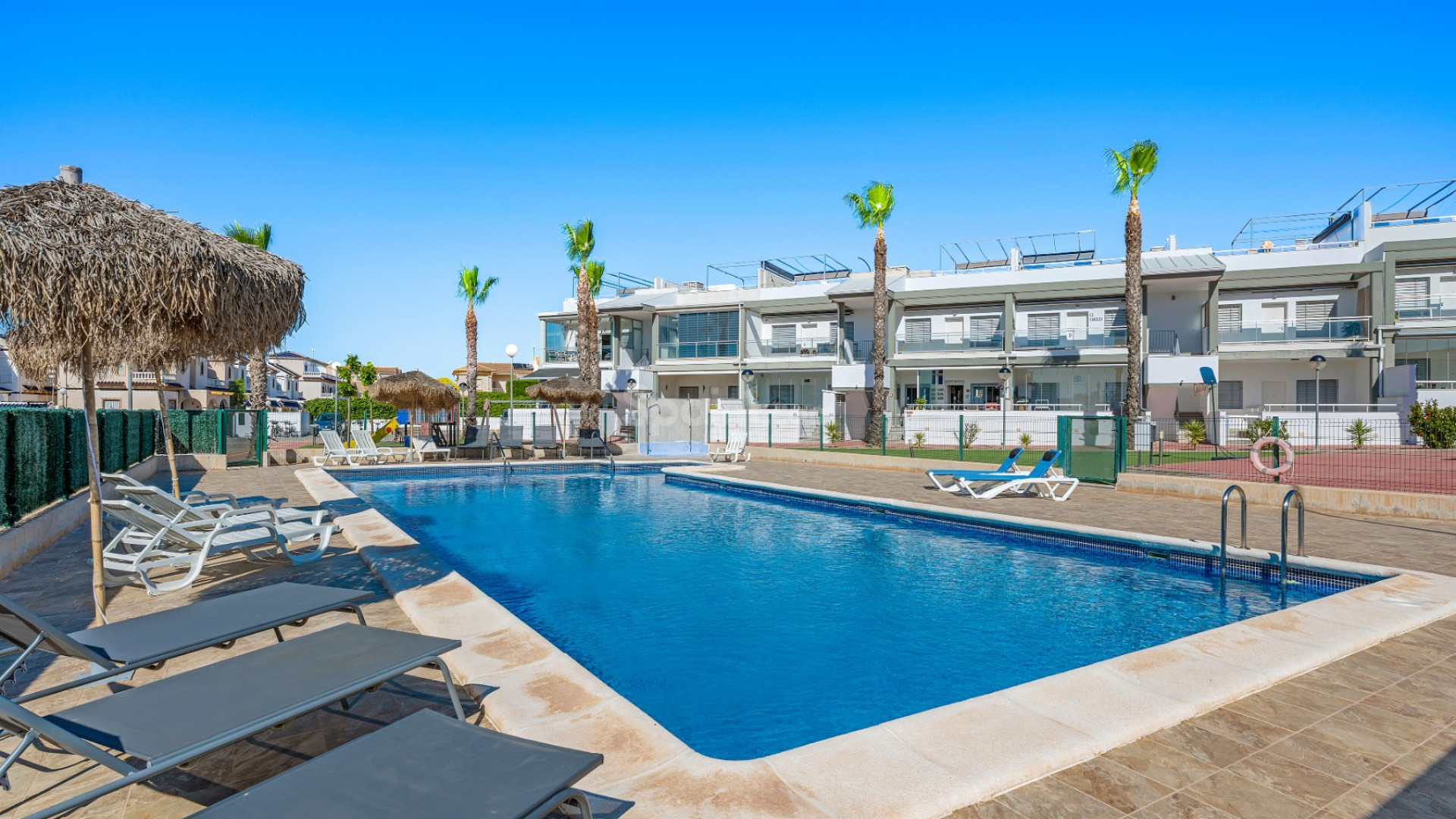 Resale - Townhouse -
La Florida