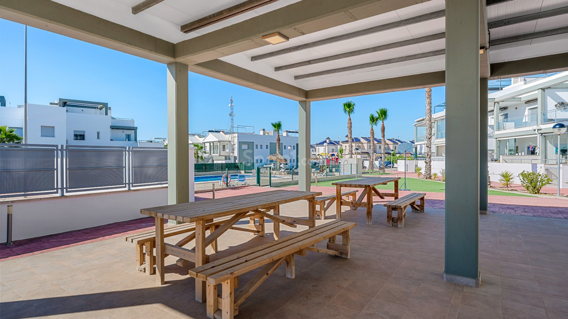 Resale - Townhouse -
La Florida