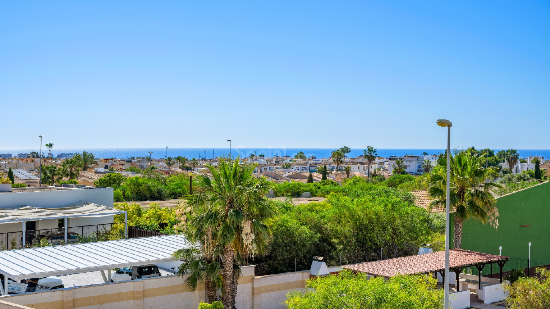 Resale - Townhouse -
La Florida