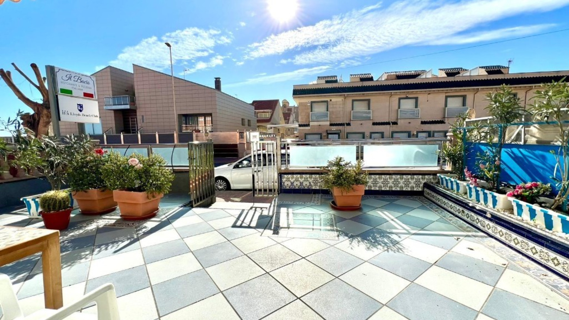 Resale - Townhouse -
La Mata