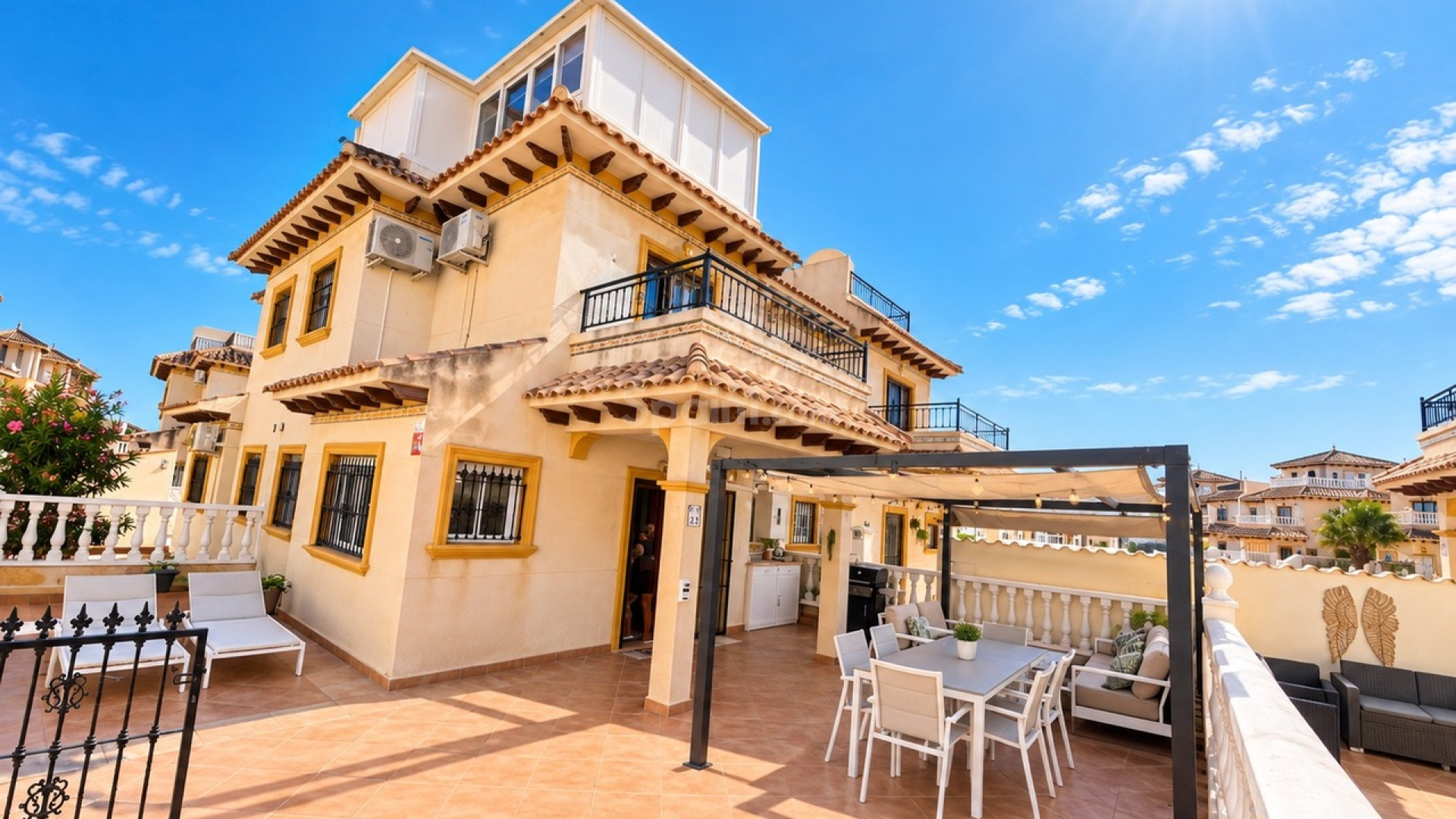 Resale - Townhouse -
La Zenia