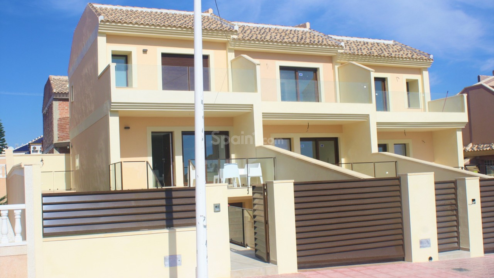 Resale - Townhouse -
Los Altos